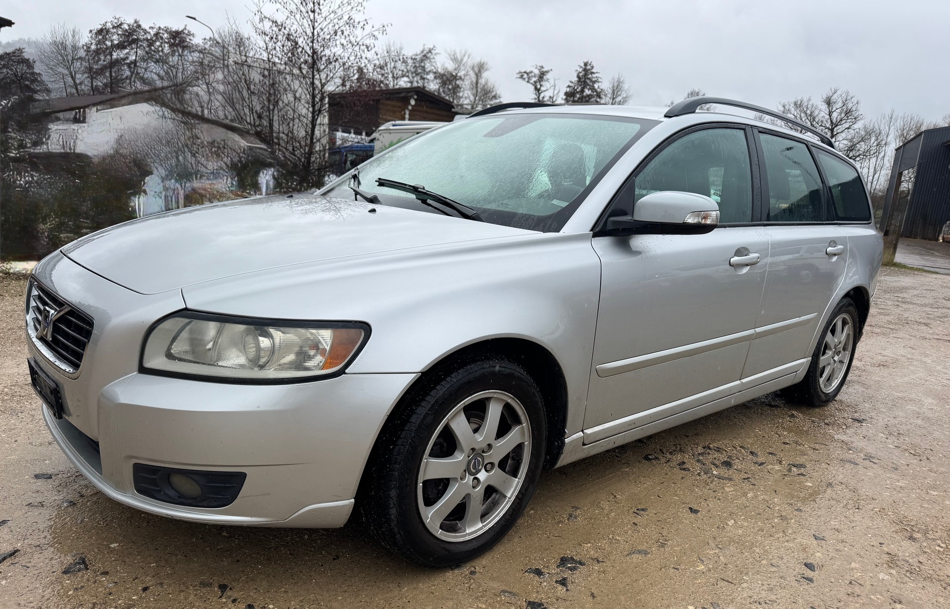 VOLVO V50-image-2