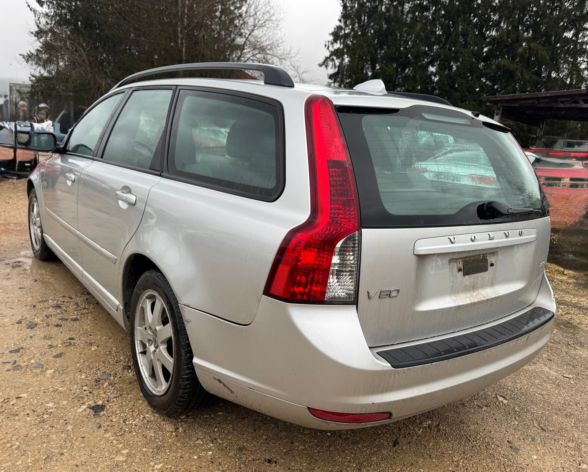 VOLVO V50-image-4
