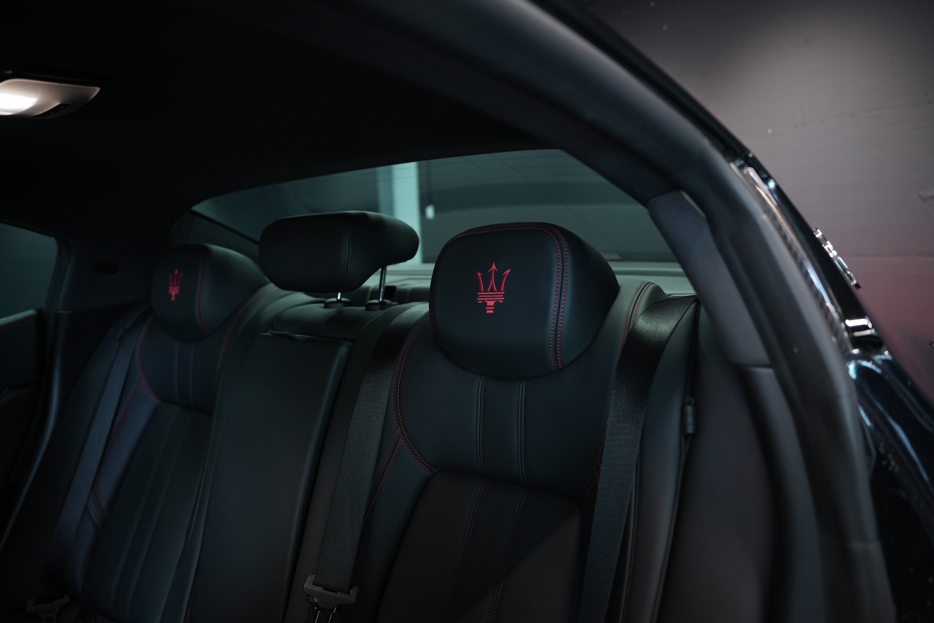 MASERATI Ghibli S Q4 3.0 GranSport Automatica / Carbon Paket / Top Ausstattung / Service gepflegt-image-15