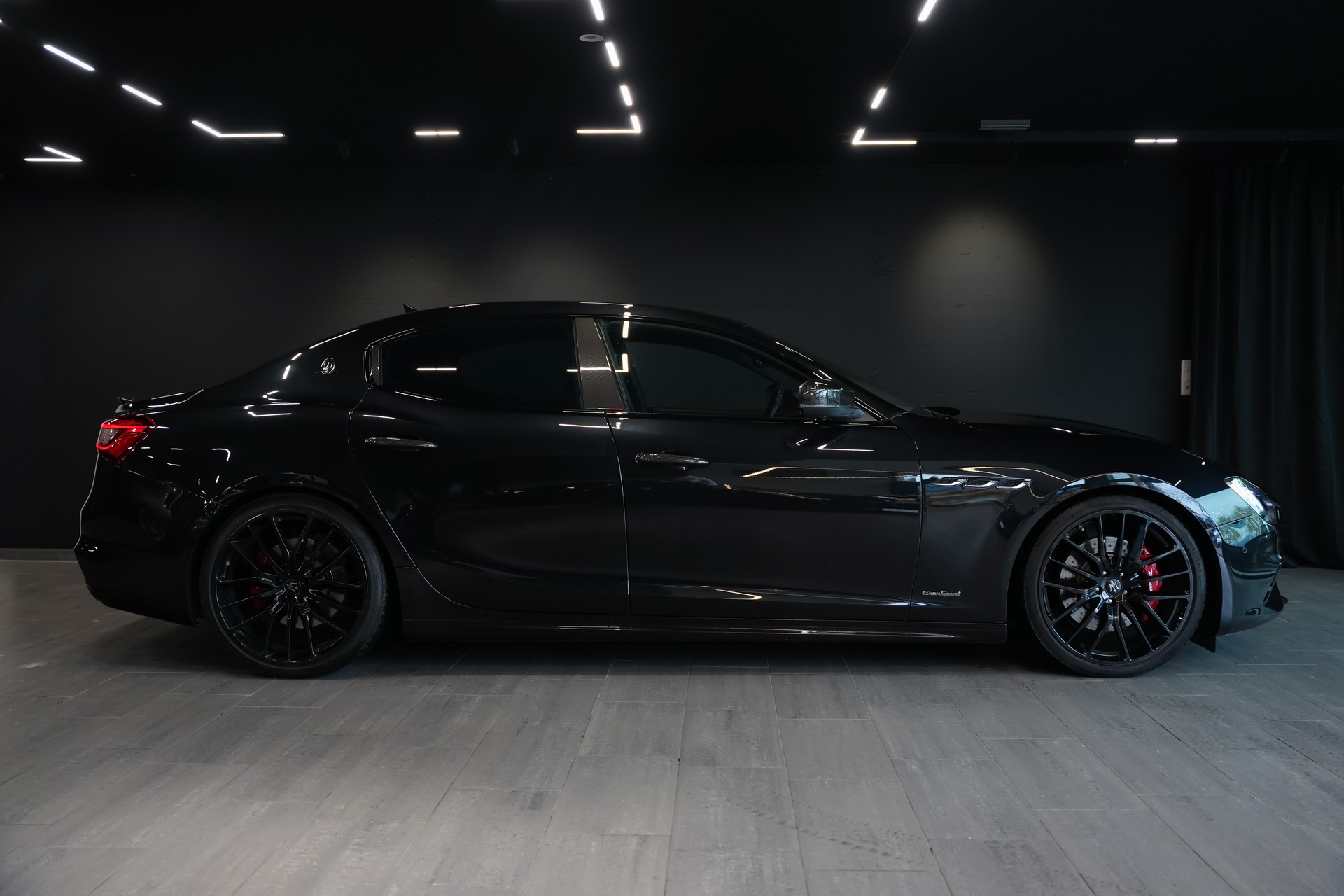 MASERATI Ghibli S Q4 3.0 GranSport Automatica / Carbon Paket / Top Ausstattung / Service gepflegt-image-3