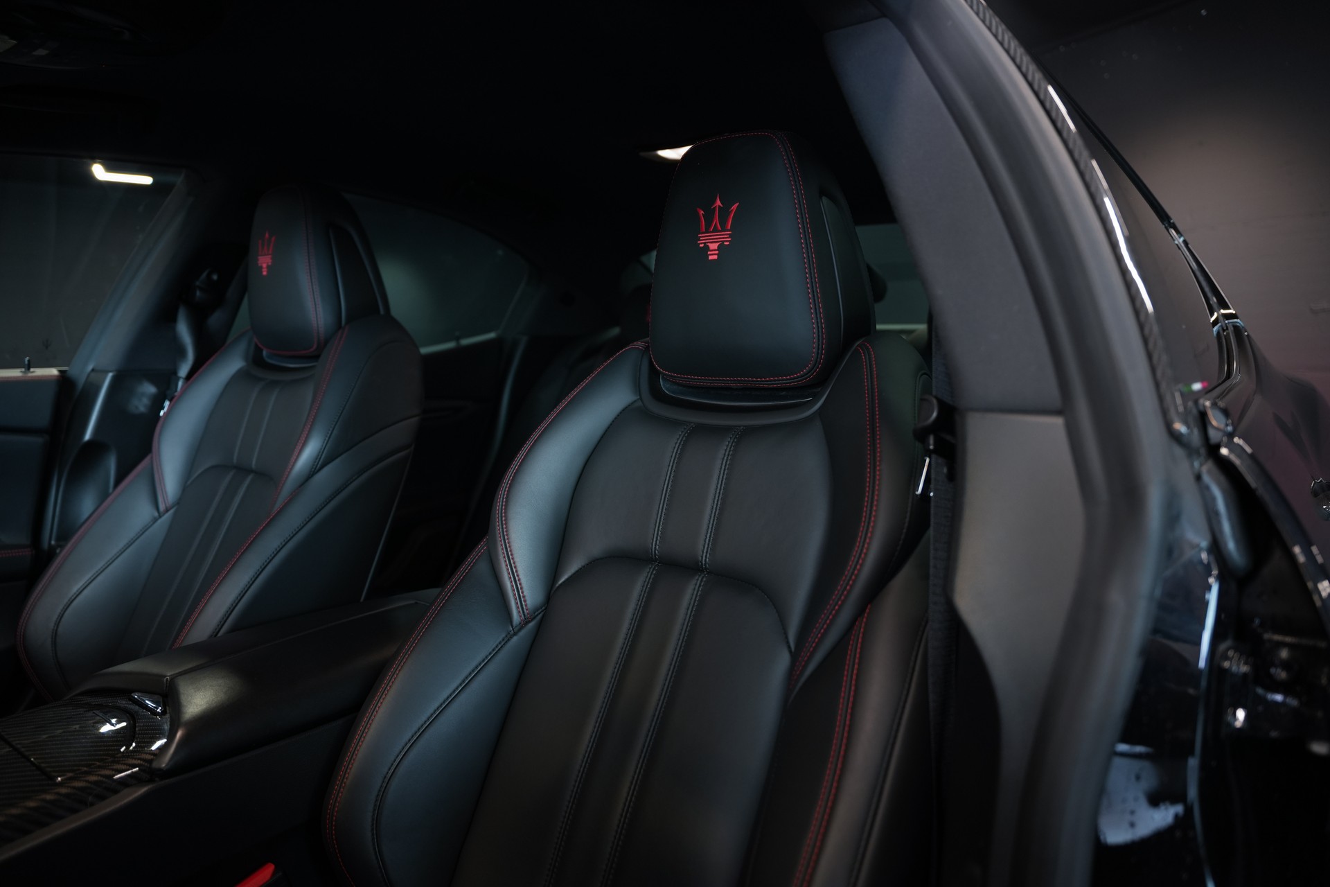 MASERATI Ghibli S Q4 3.0 GranSport Automatica / Carbon Paket / Top Ausstattung / Service gepflegt-image-12