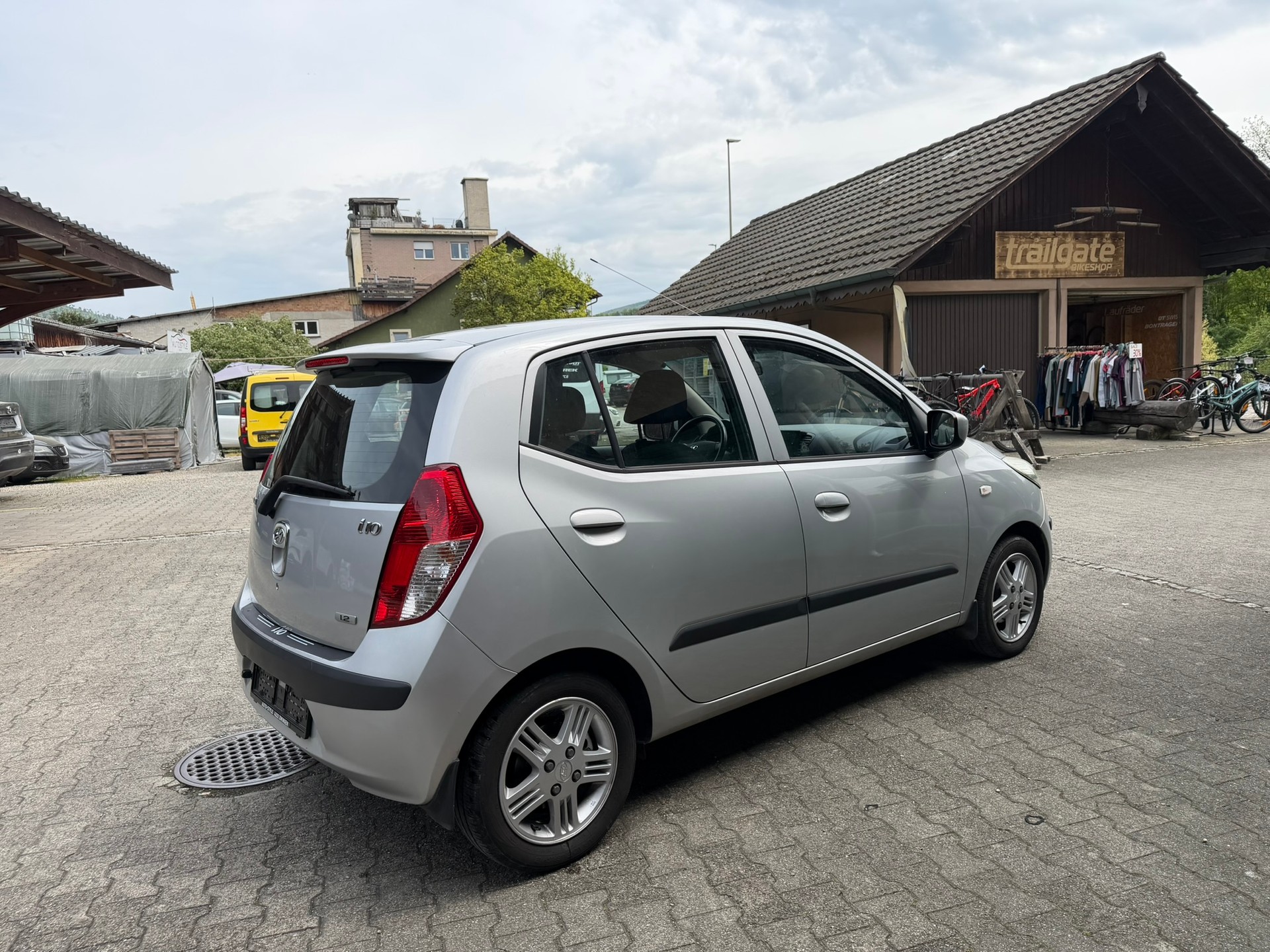 HYUNDAI i10 1.2 Style-image-3