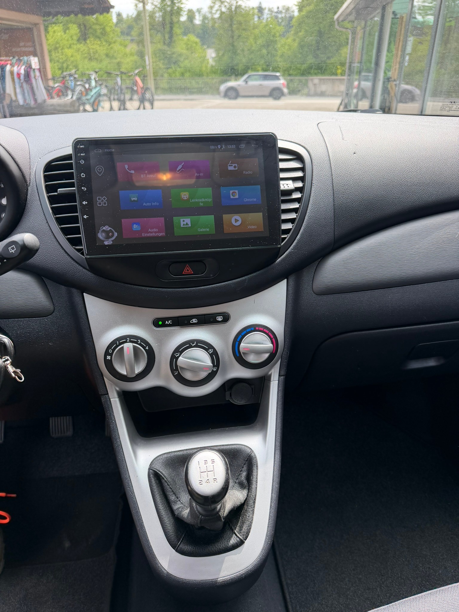 HYUNDAI i10 1.2 Style-image-12
