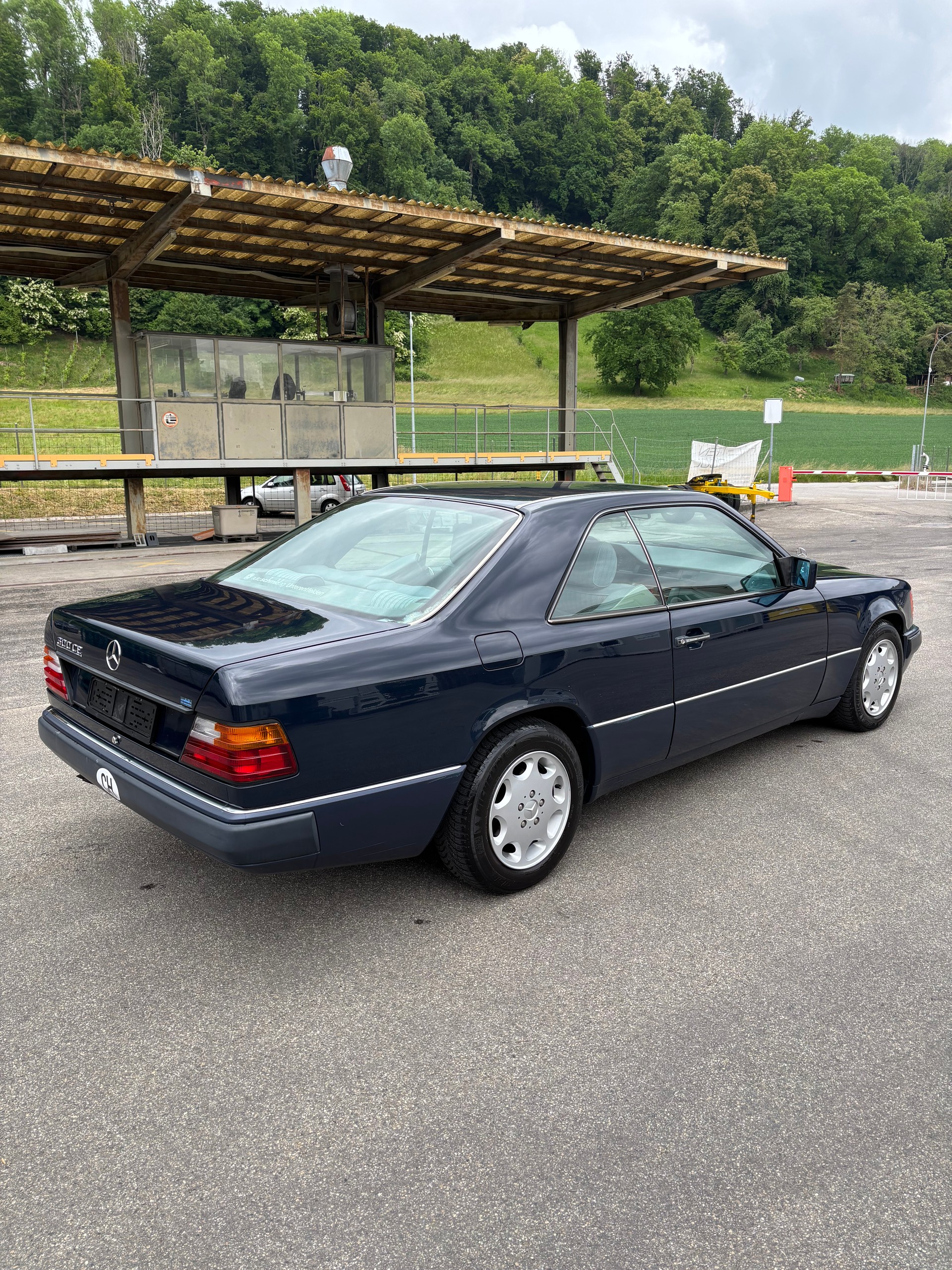 MERCEDES-BENZ 300 CE-image-5