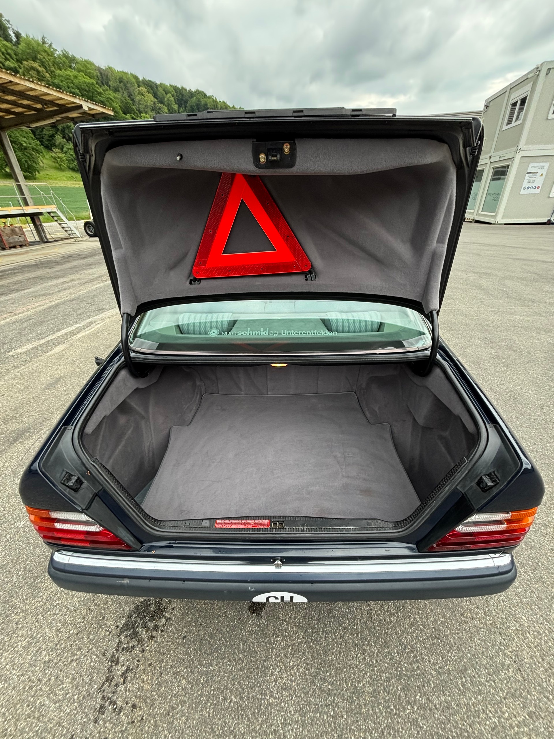 MERCEDES-BENZ 300 CE-image-15