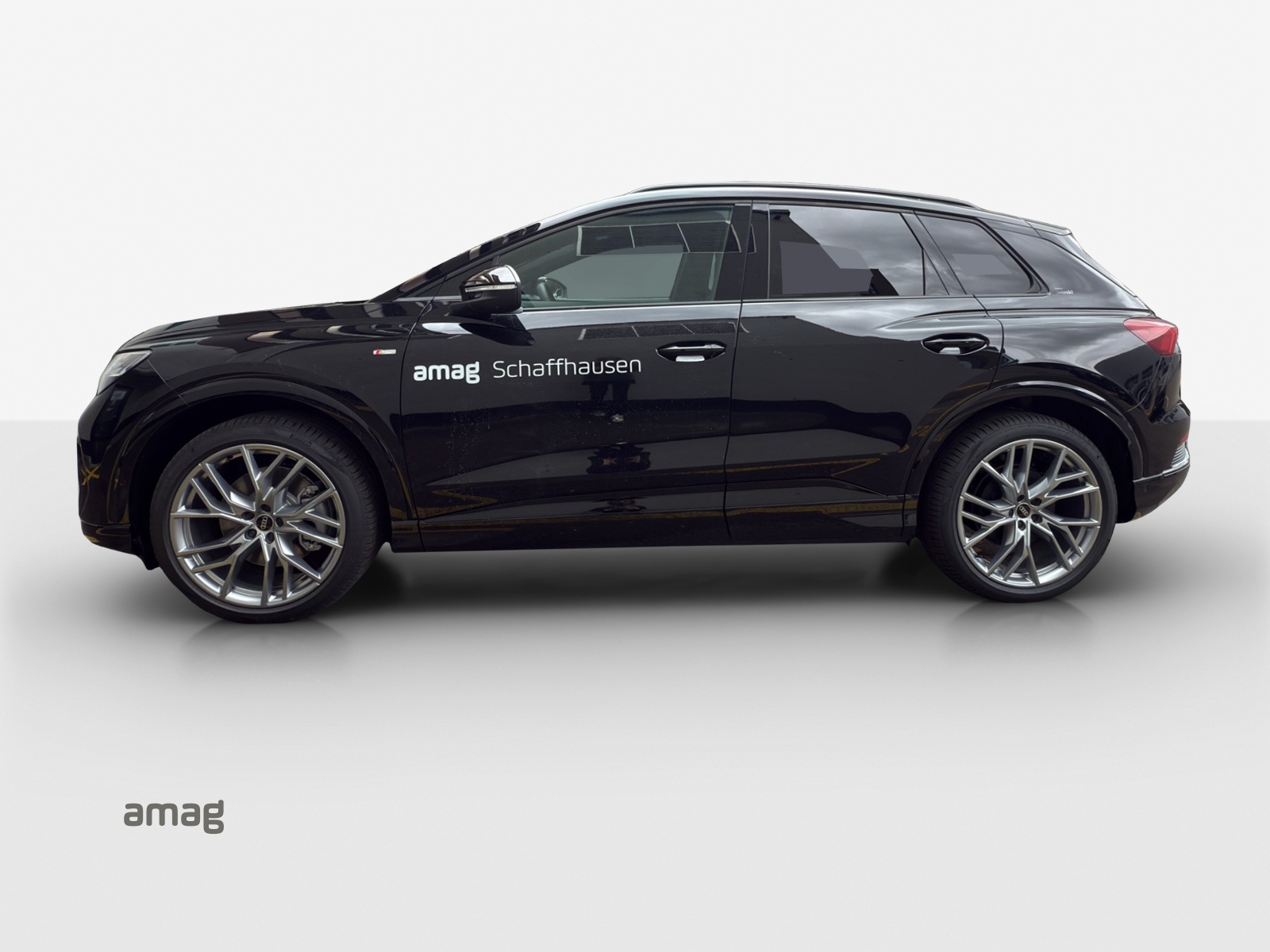 AUDI Q4 e-tron 45 Edition Swiss Ski quattro-showroom-element-2