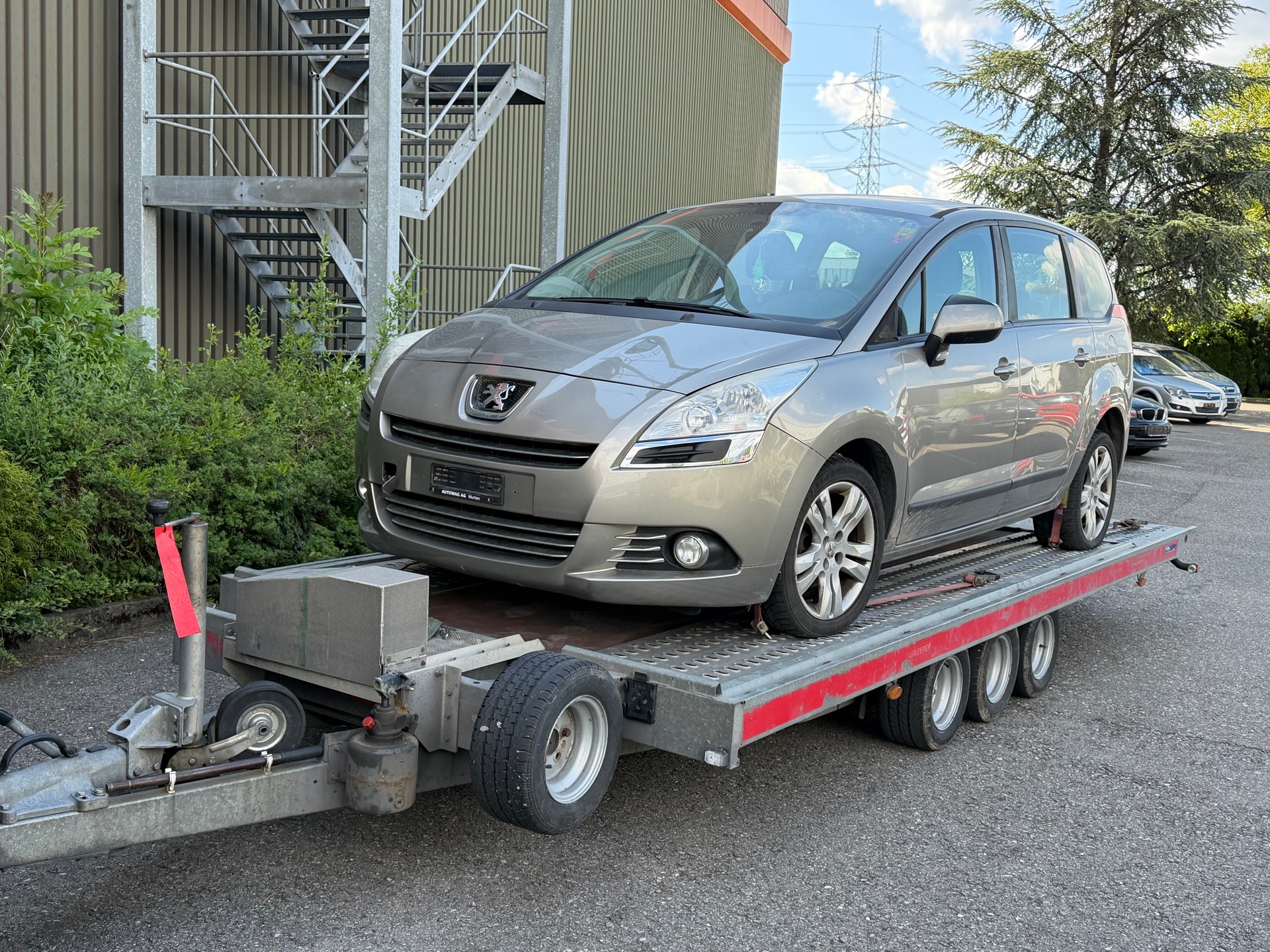 PEUGEOT 5008 1.6 HDI Allure EGS6
