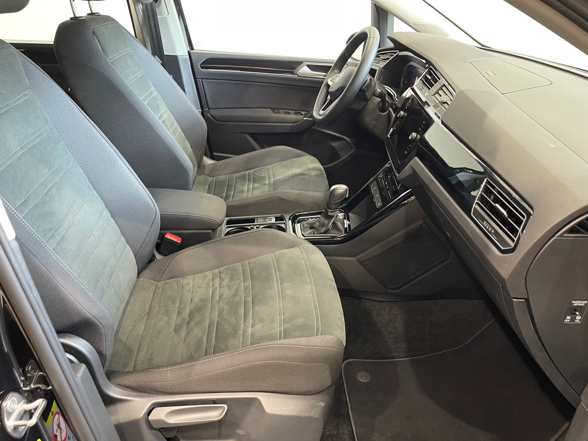 VW Touran 2.0 TDI BlueMotion Technology Highline DSG *R-LINE*7 PLATZ*-image-14