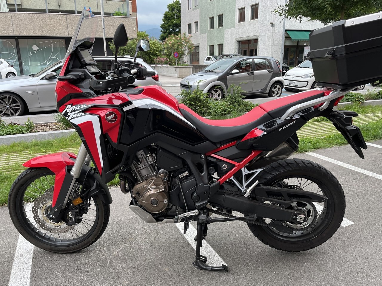 HONDA CRF 1100 Africa Twin-image-1