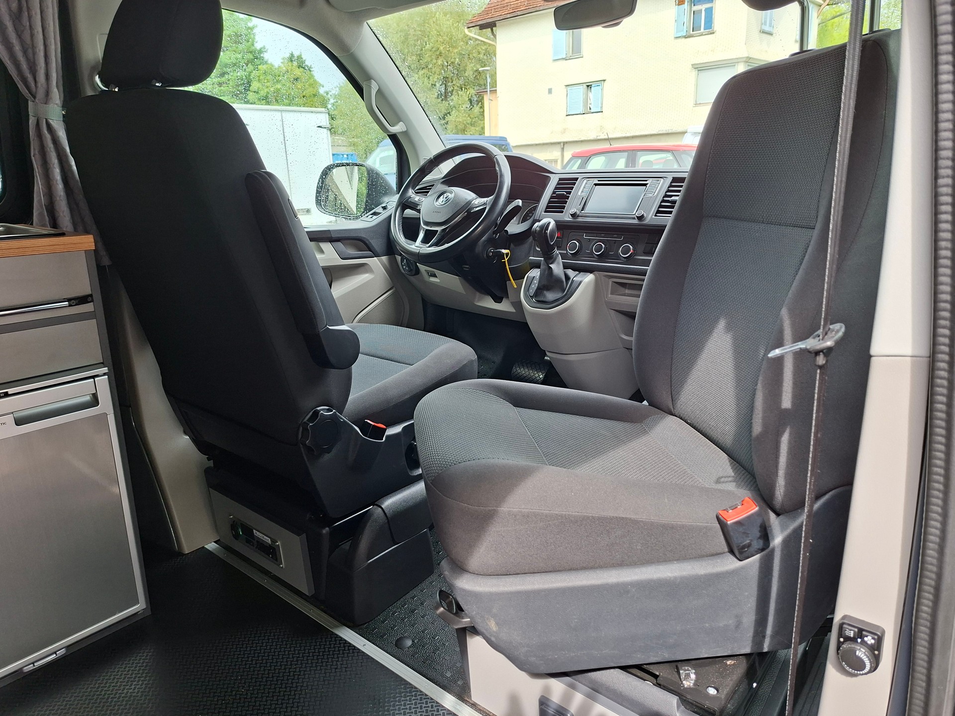 VW T6 2.0 TDI 115PS MAREMONTI COMFORT CAMPER 5 SITZE-image-6
