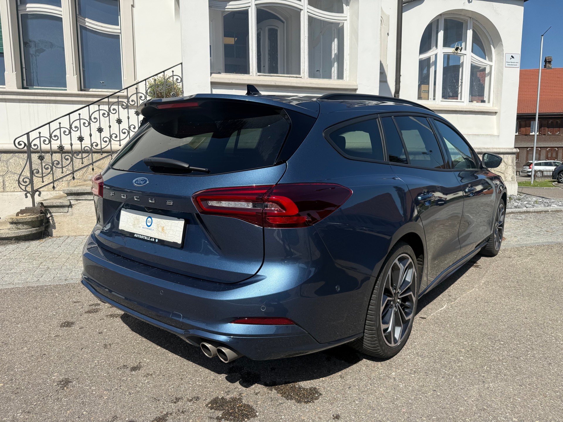 FORD Focus Station Wagon 1.0i EcoB Hybrid 155 ST-Line X-image-5