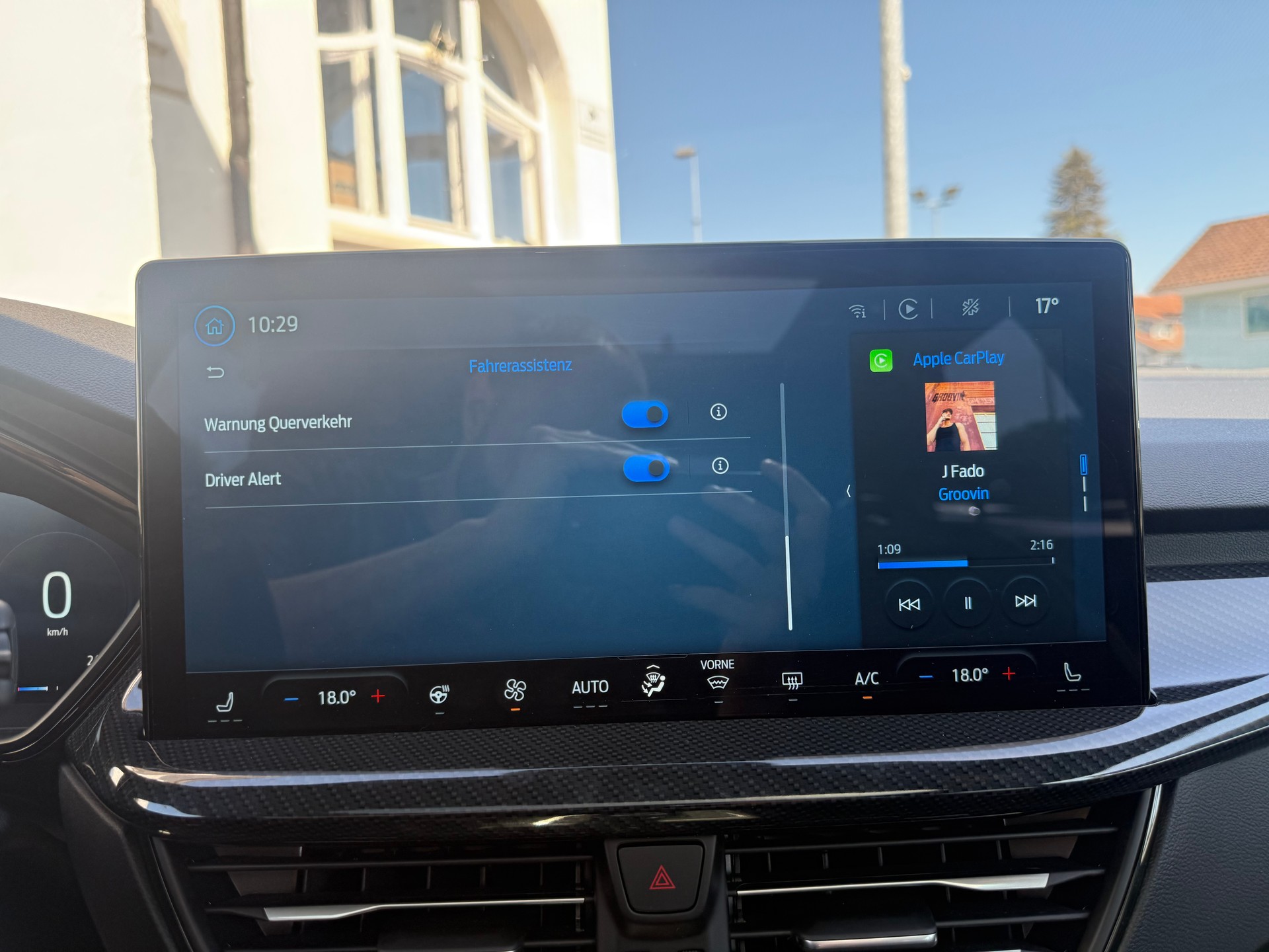 FORD Focus Station Wagon 1.0i EcoB Hybrid 155 ST-Line X-image-19