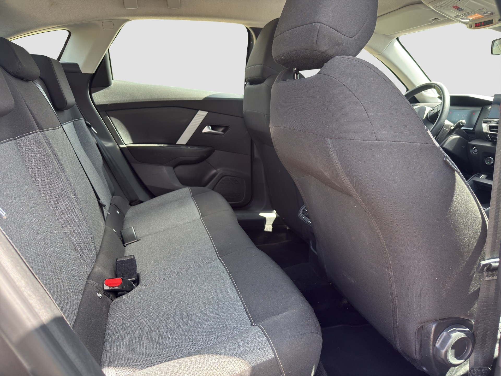 CITROEN C4 1.2 Pure Tech Feel EAT8 ** Frisch ab MFK und Service ** Zahnriemen ersetzt **-image-15