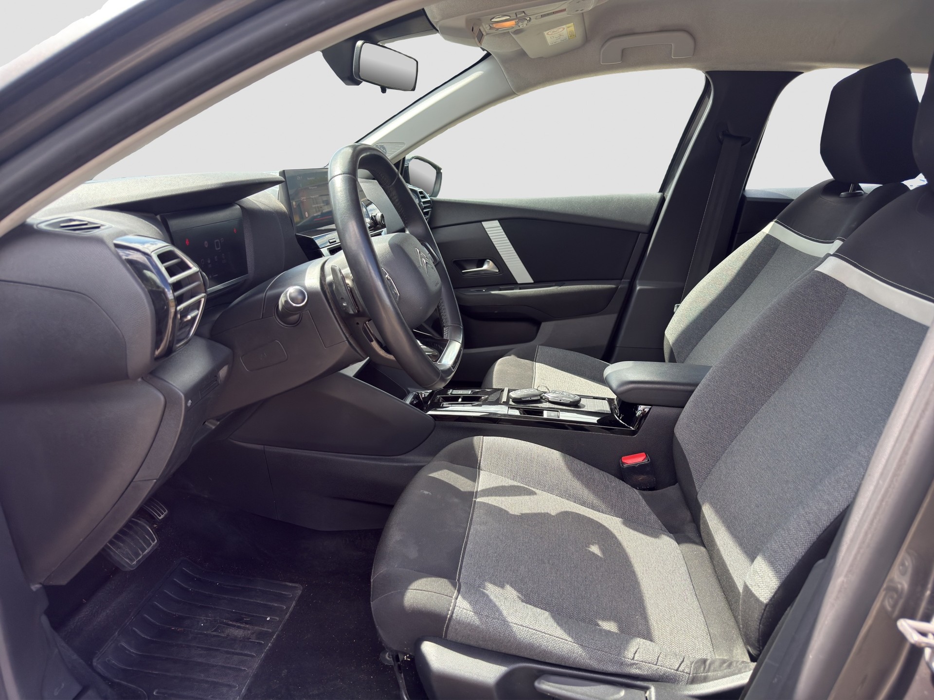 CITROEN C4 1.2 Pure Tech Feel EAT8 ** Frisch ab MFK und Service ** Zahnriemen ersetzt **-image-11