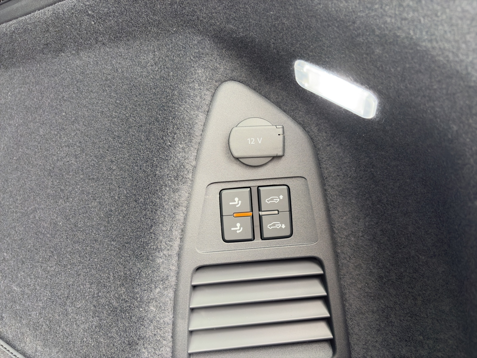 VW Touareg 3.0 TSI eHybrid R Final Edition Tiptronic-image-14