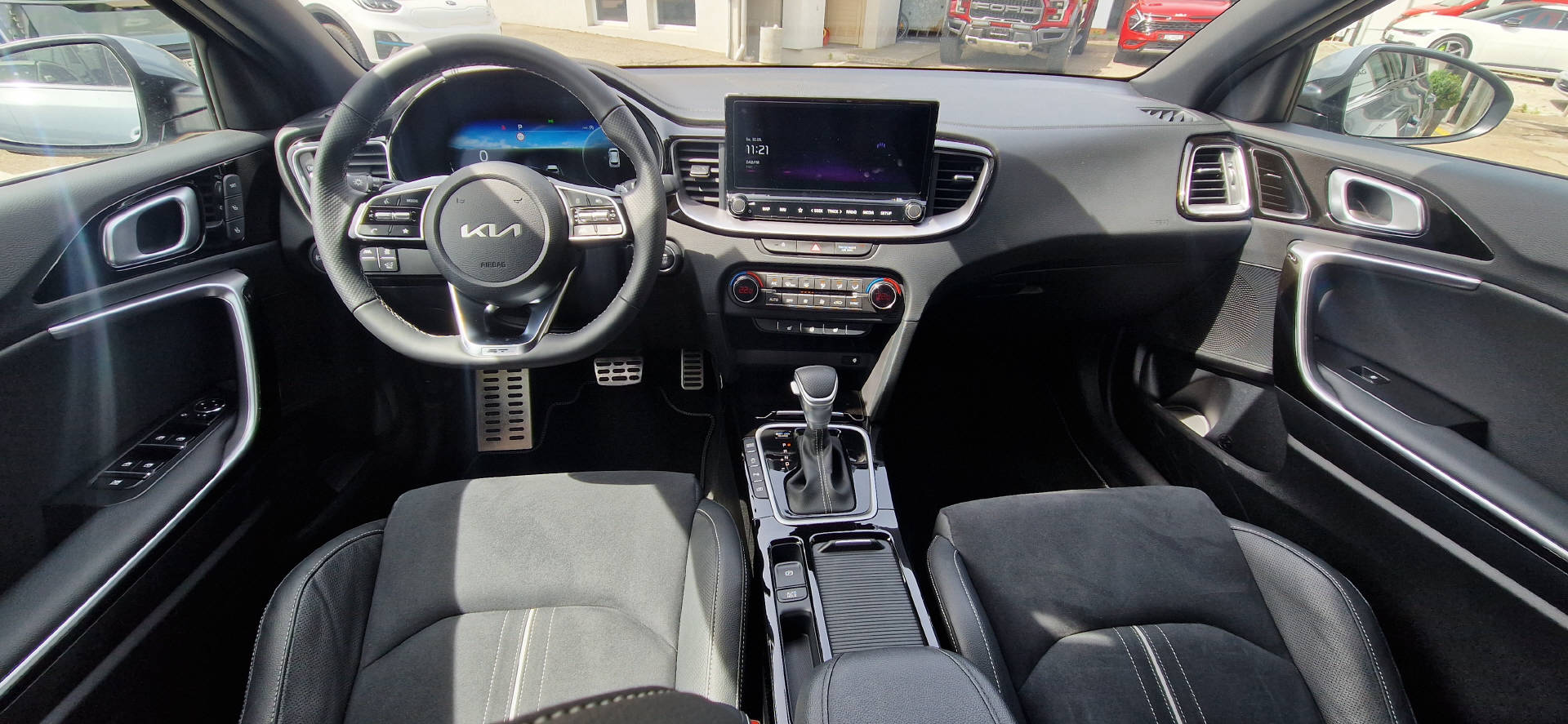 KIA Ceed SW 1.5 T-GDi MHEV GT-Line-image-7