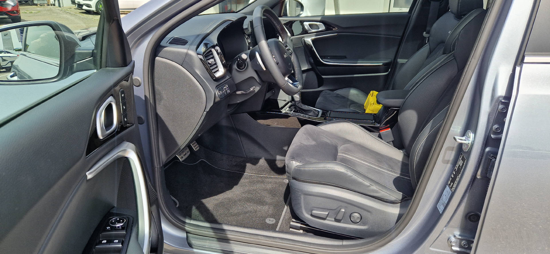 KIA Ceed SW 1.5 T-GDi MHEV GT-Line-image-6