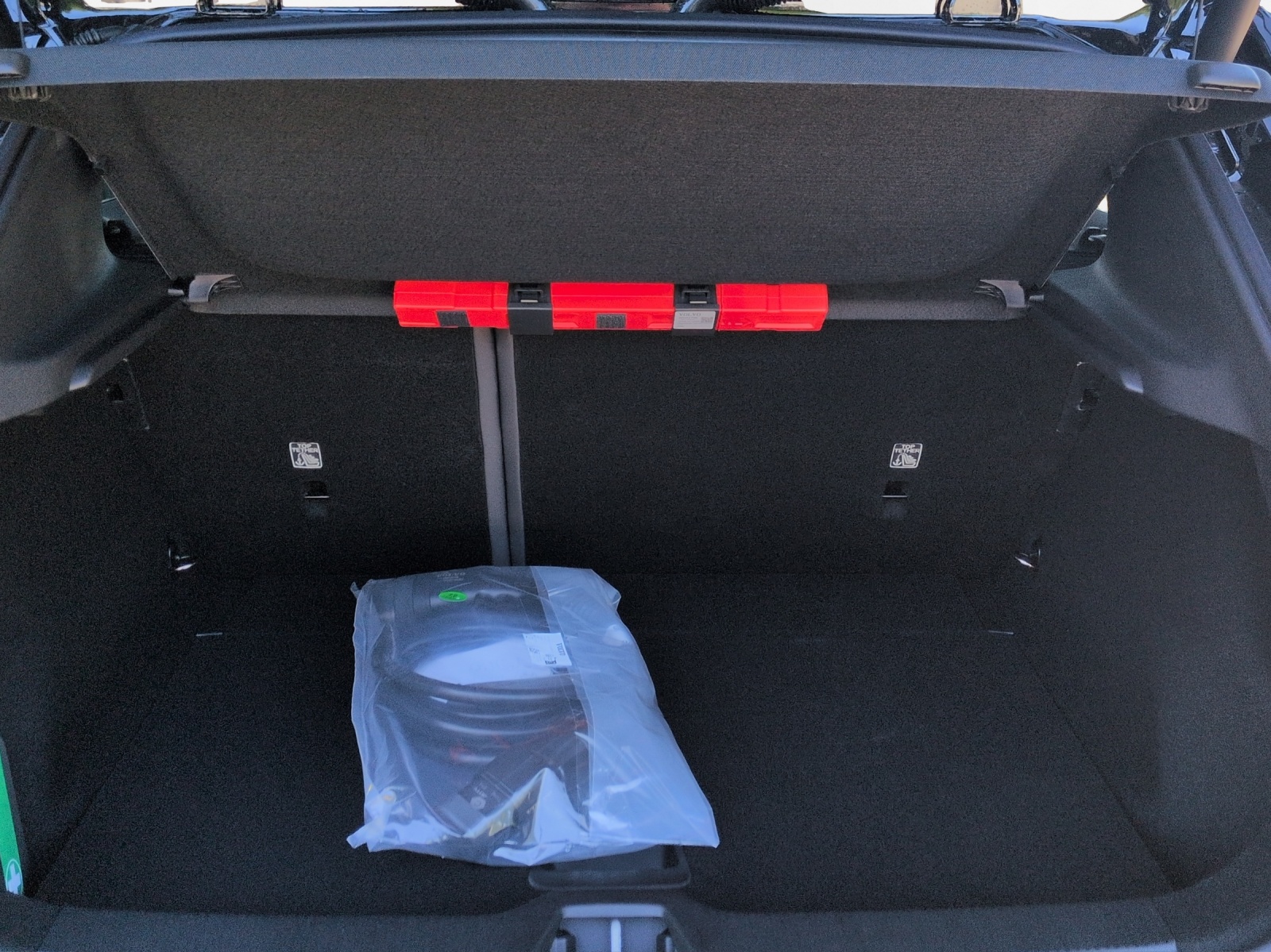 VOLVO EX 30 E60 Twin Ultra Performance Sw. Black Ed. AWD-image-14