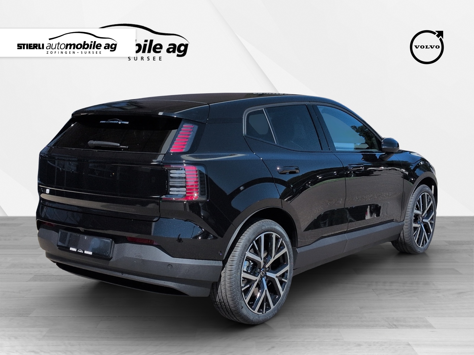 VOLVO EX 30 E60 Twin Ultra Performance Sw. Black Ed. AWD-image-4