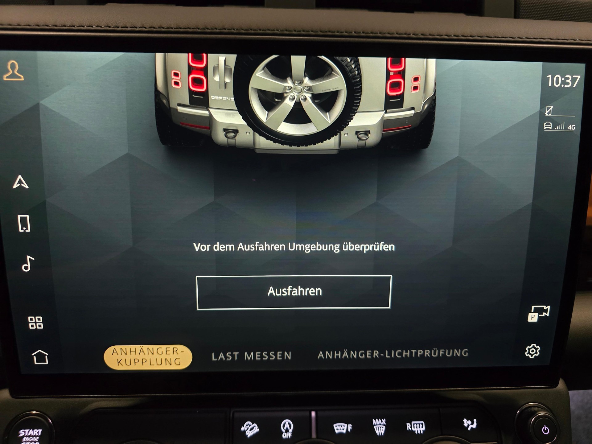 LAND ROVER Defender 110 2.0 P300e X-Dynamic HSE-image-11
