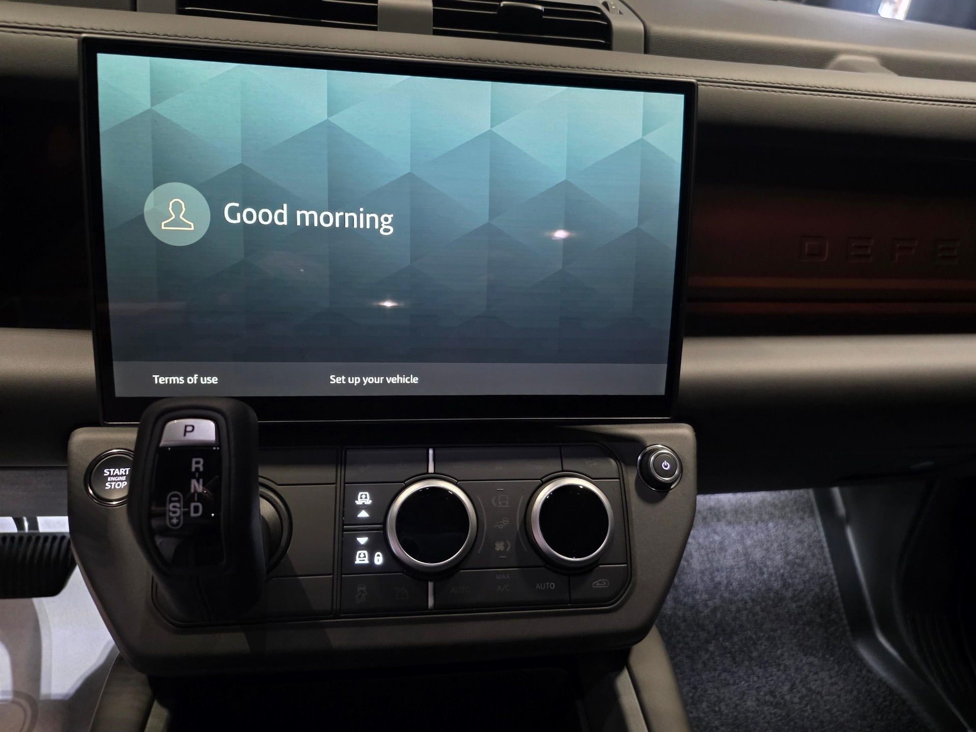 LAND ROVER Defender 110 2.0 P300e X-Dynamic HSE-image-7