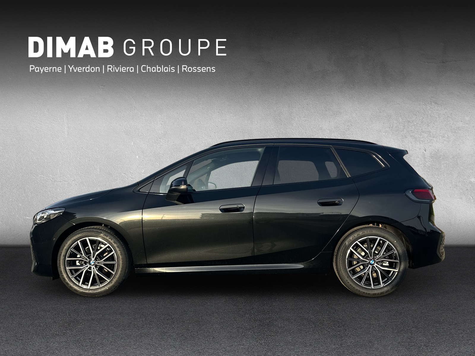 BMW 218d Active Tourer M Sport DKG-showroom-element-1