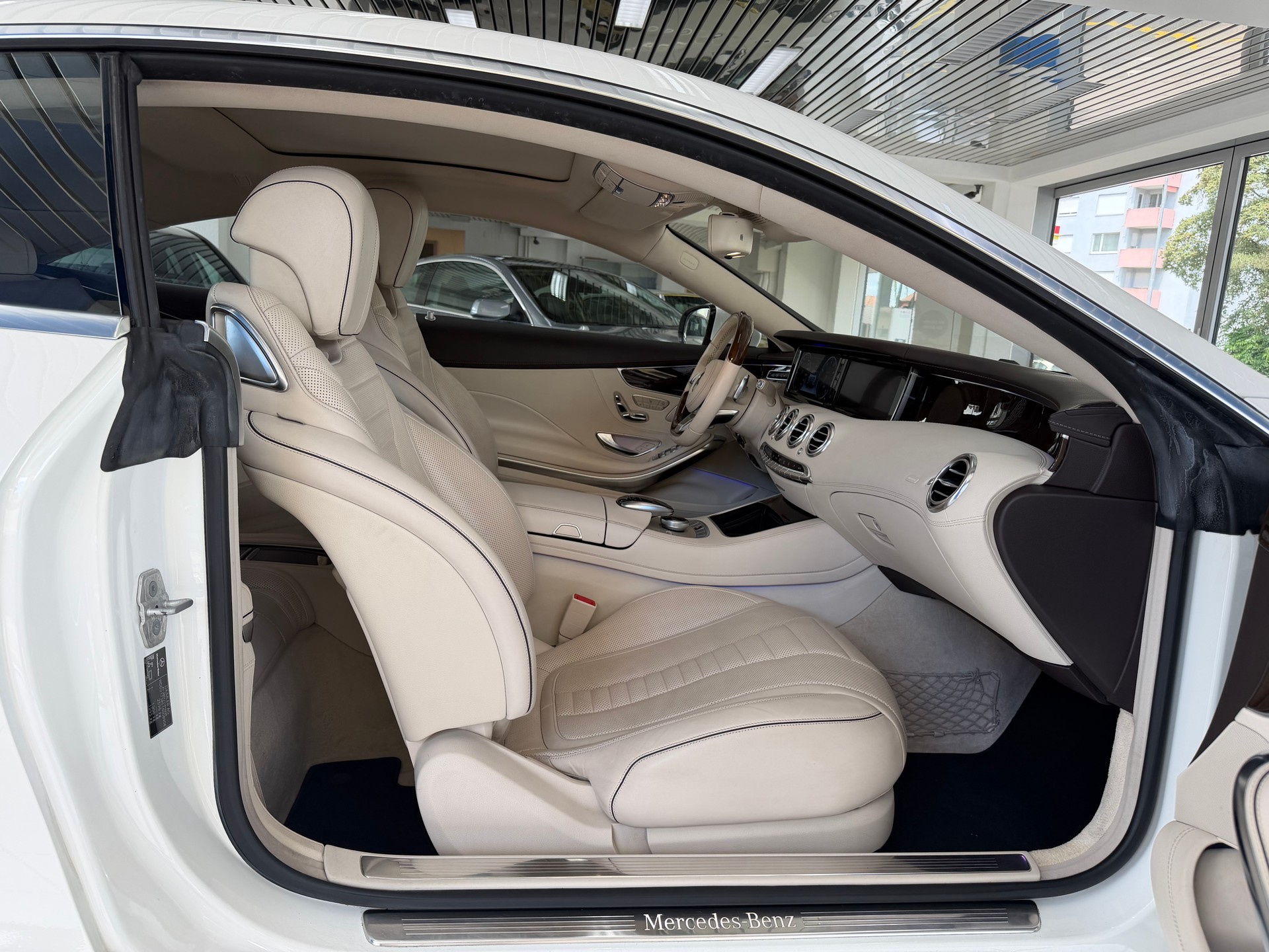 MERCEDES-BENZ S 500 Coupé 4Matic 7G-Tronic-image-11