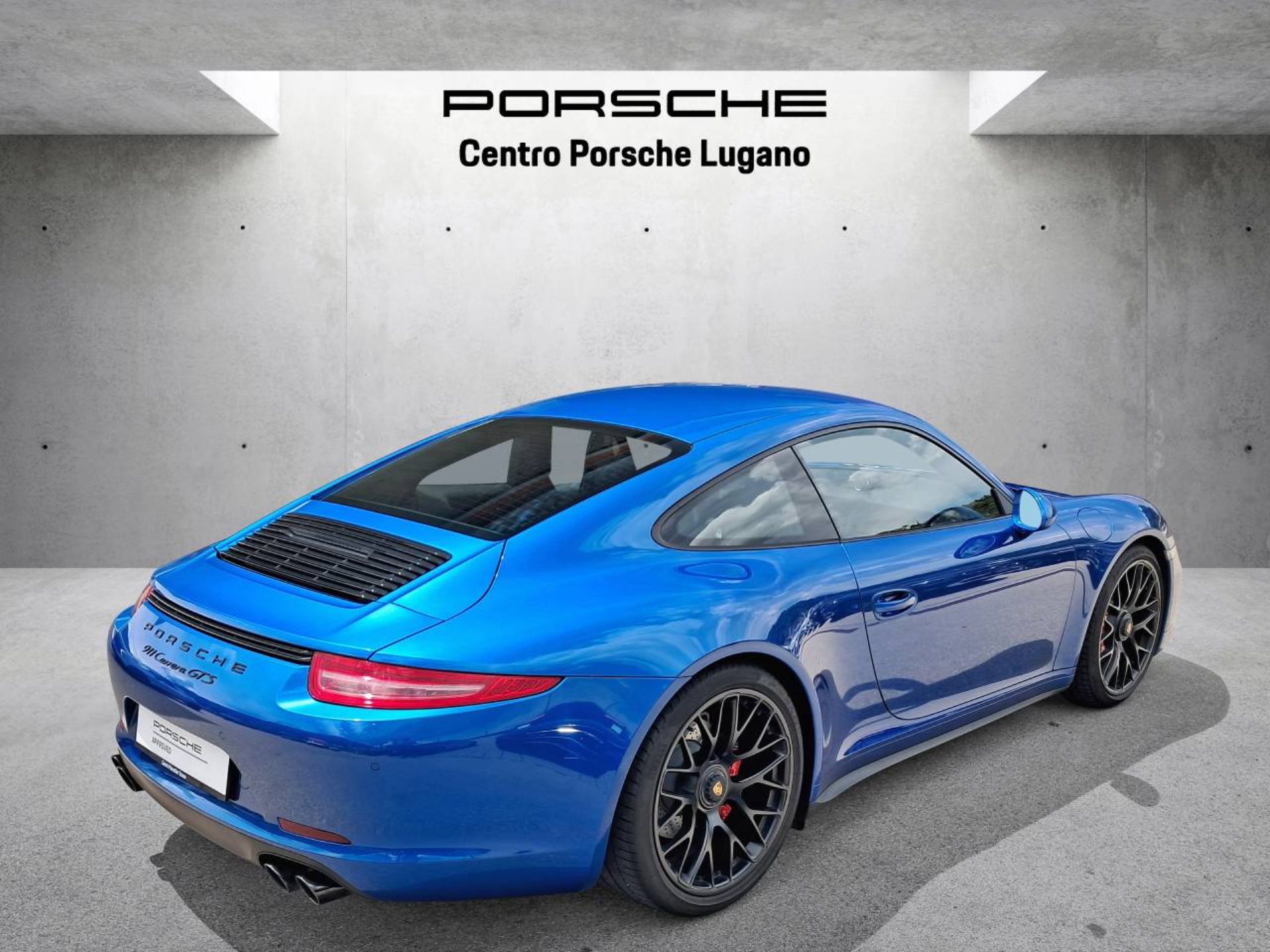 PORSCHE 911 Carrera GTS-image-8