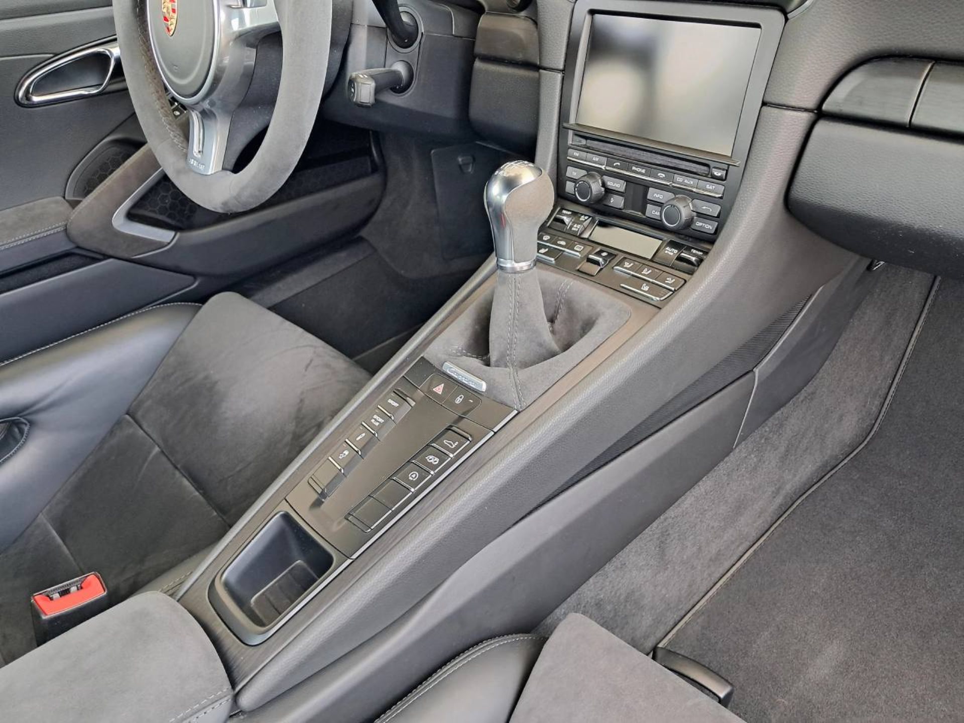 PORSCHE 911 Carrera GTS-image-27