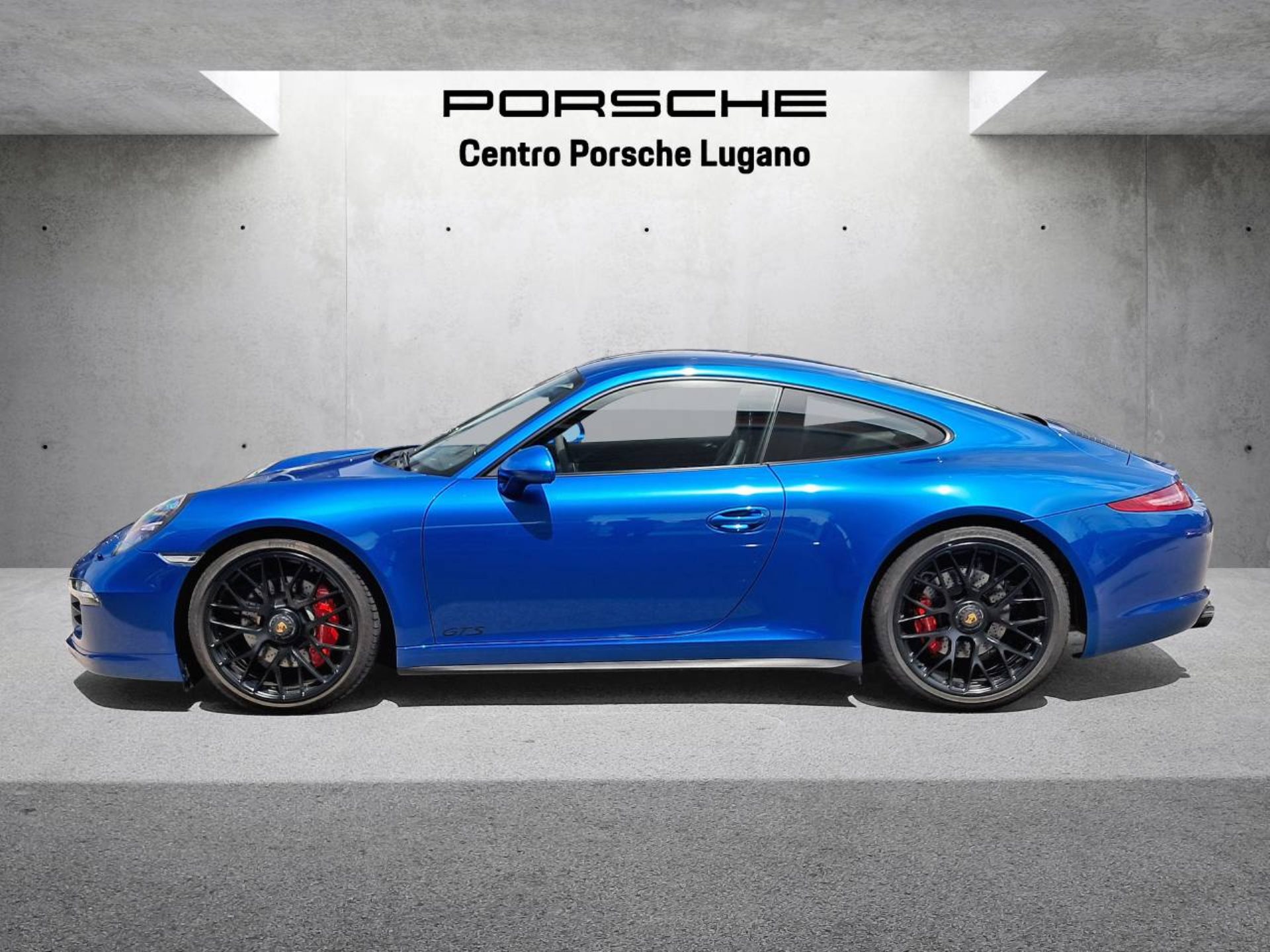 PORSCHE 911 Carrera GTS-showroom-element-1