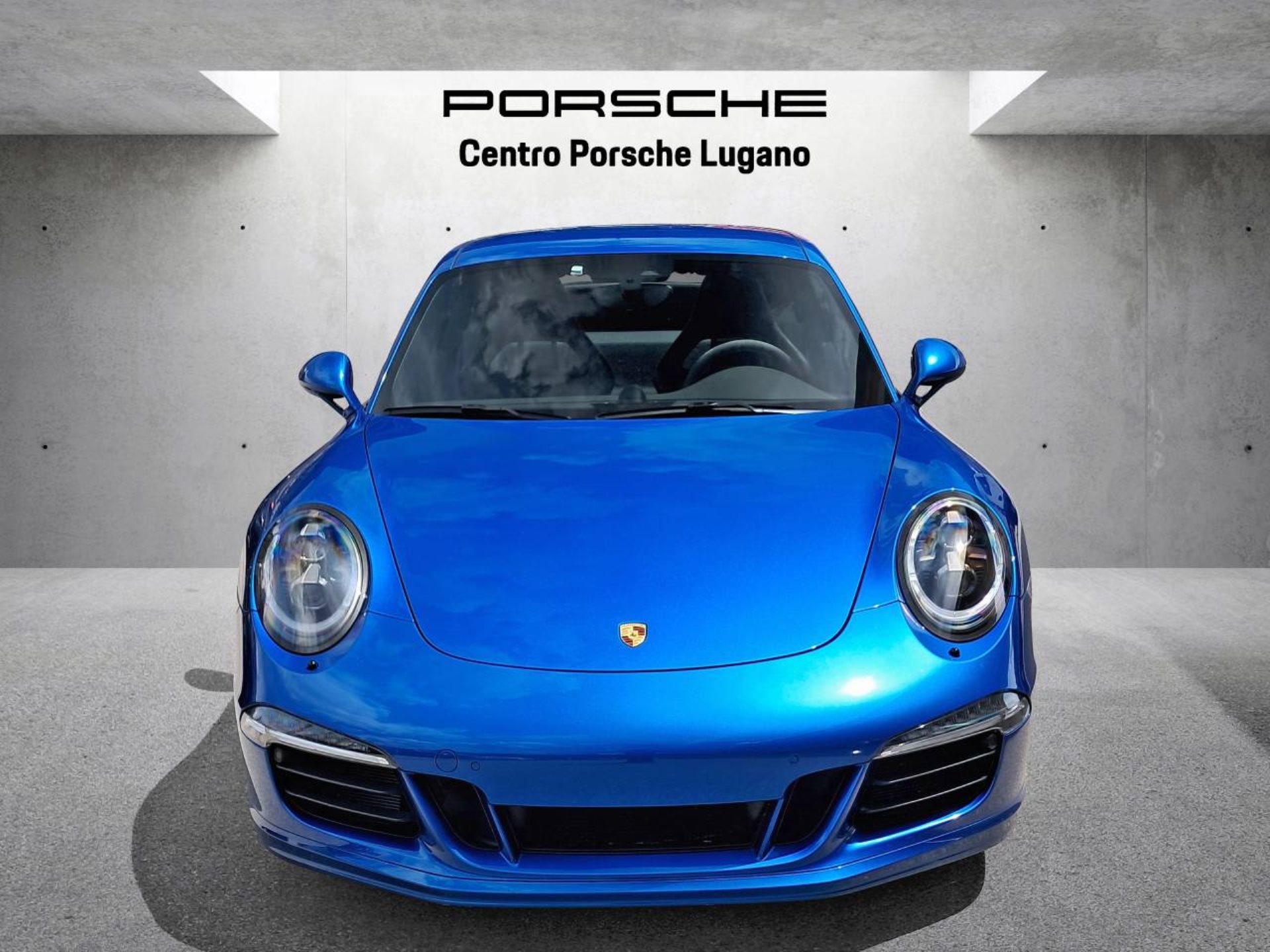 PORSCHE 911 Carrera GTS-image-9