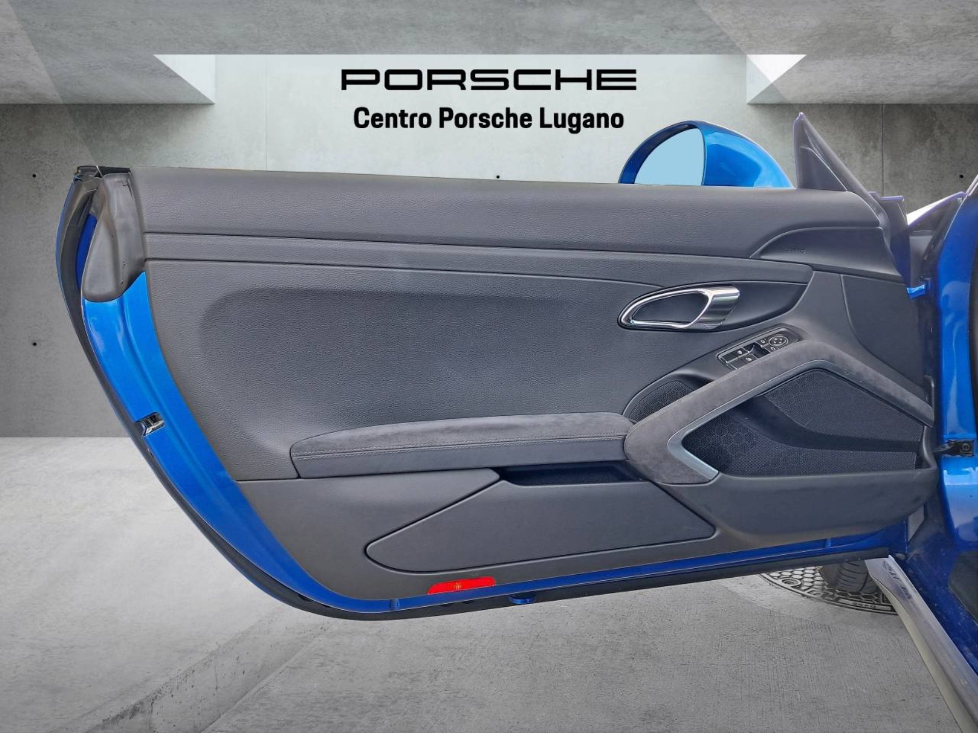 PORSCHE 911 Carrera GTS-image-22