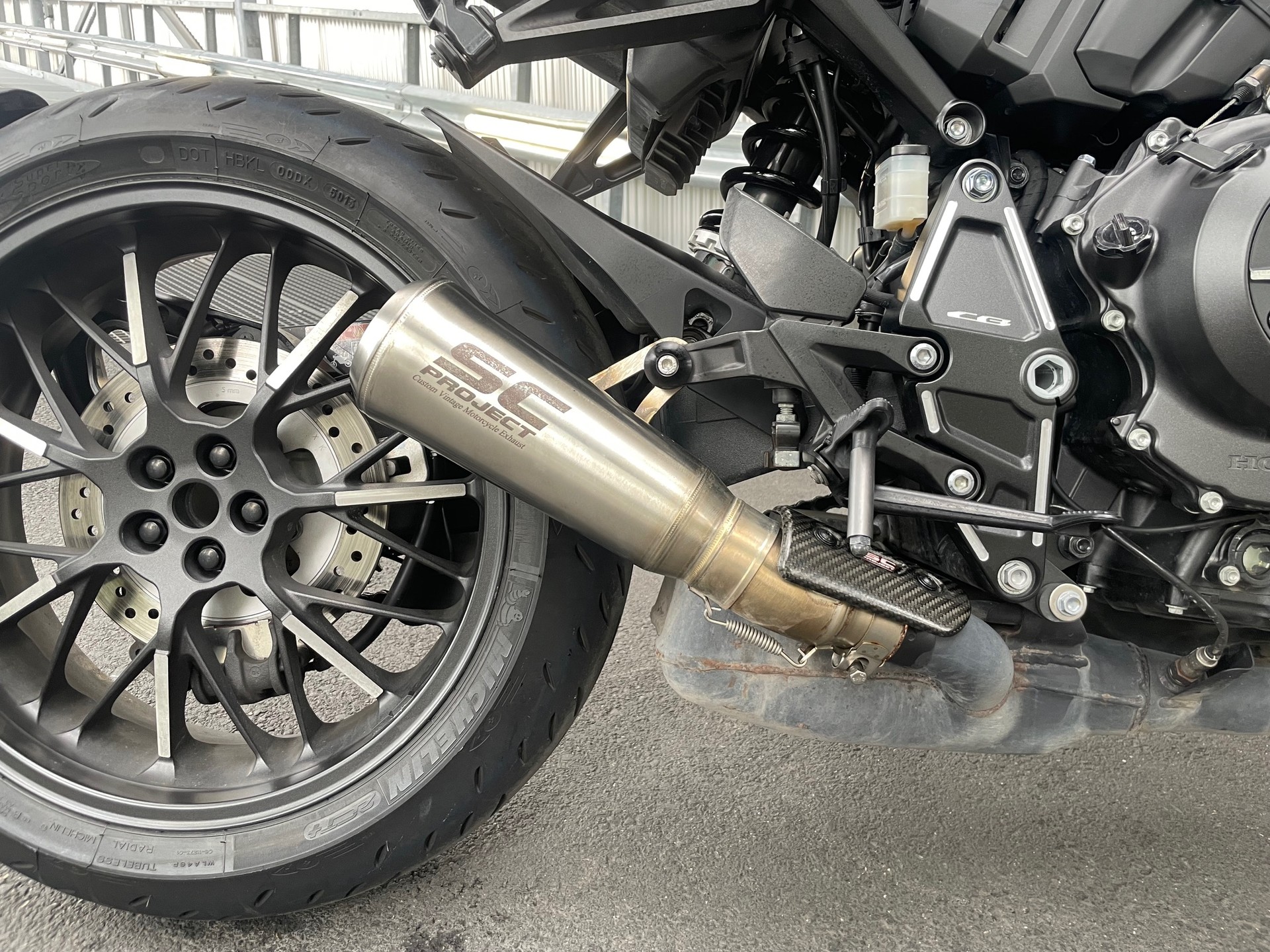 HONDA CB 1000 R-image-4