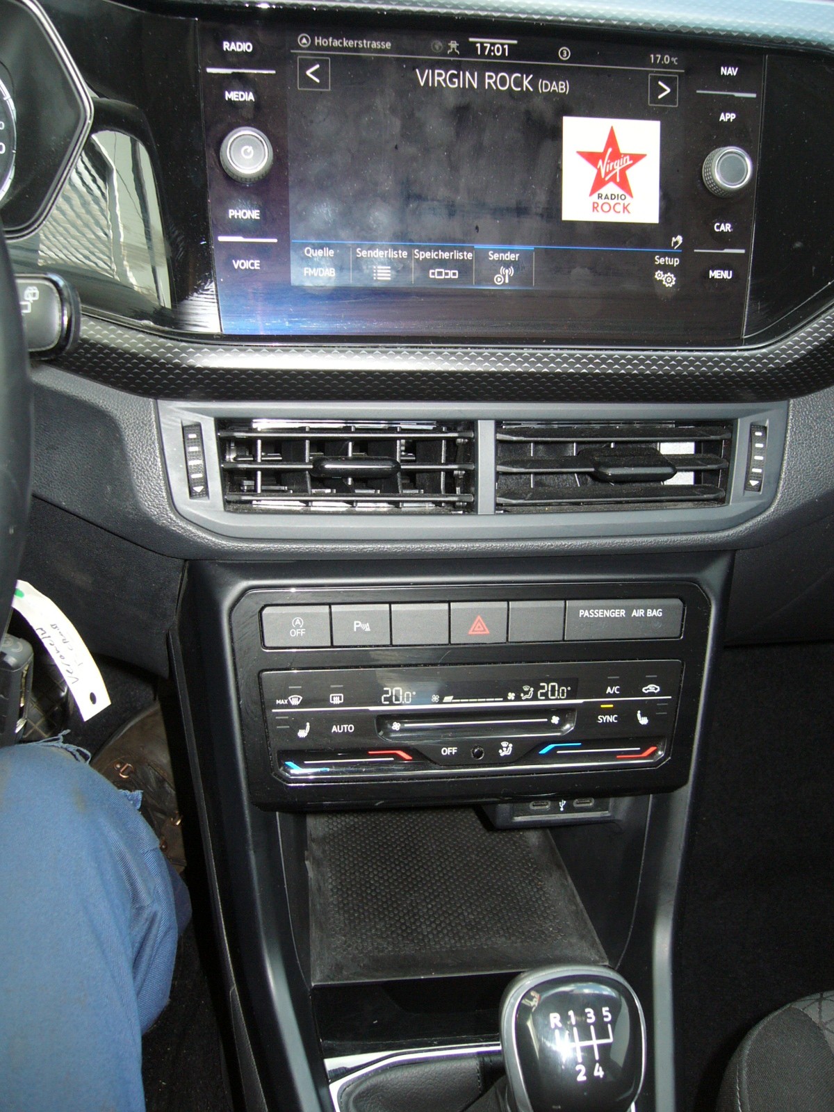 VW T-Cross 1.0 TSI Life-image-8
