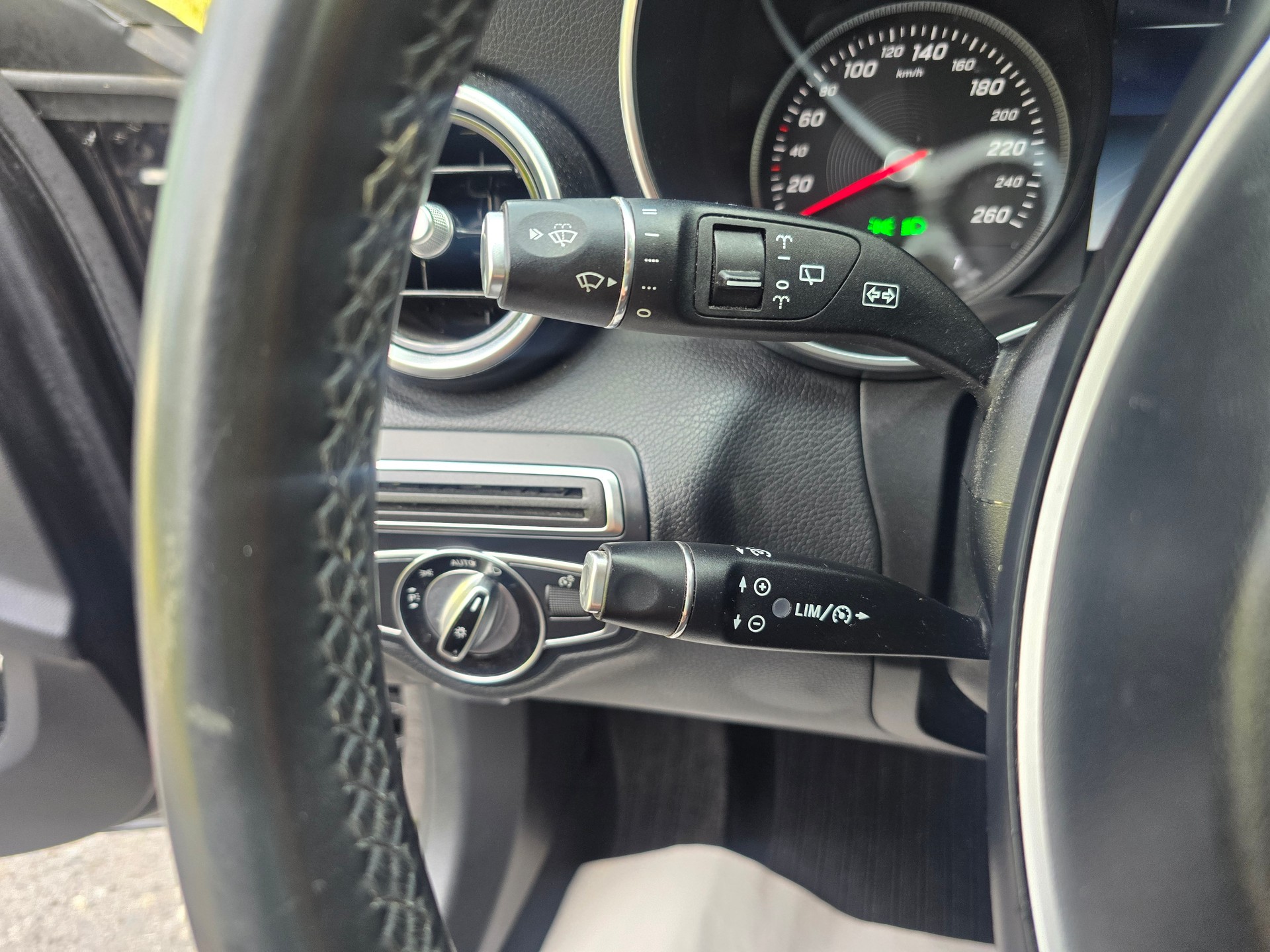 MERCEDES-BENZ C 220 BlueTEC Exclusive 7G-Tronic-image-21