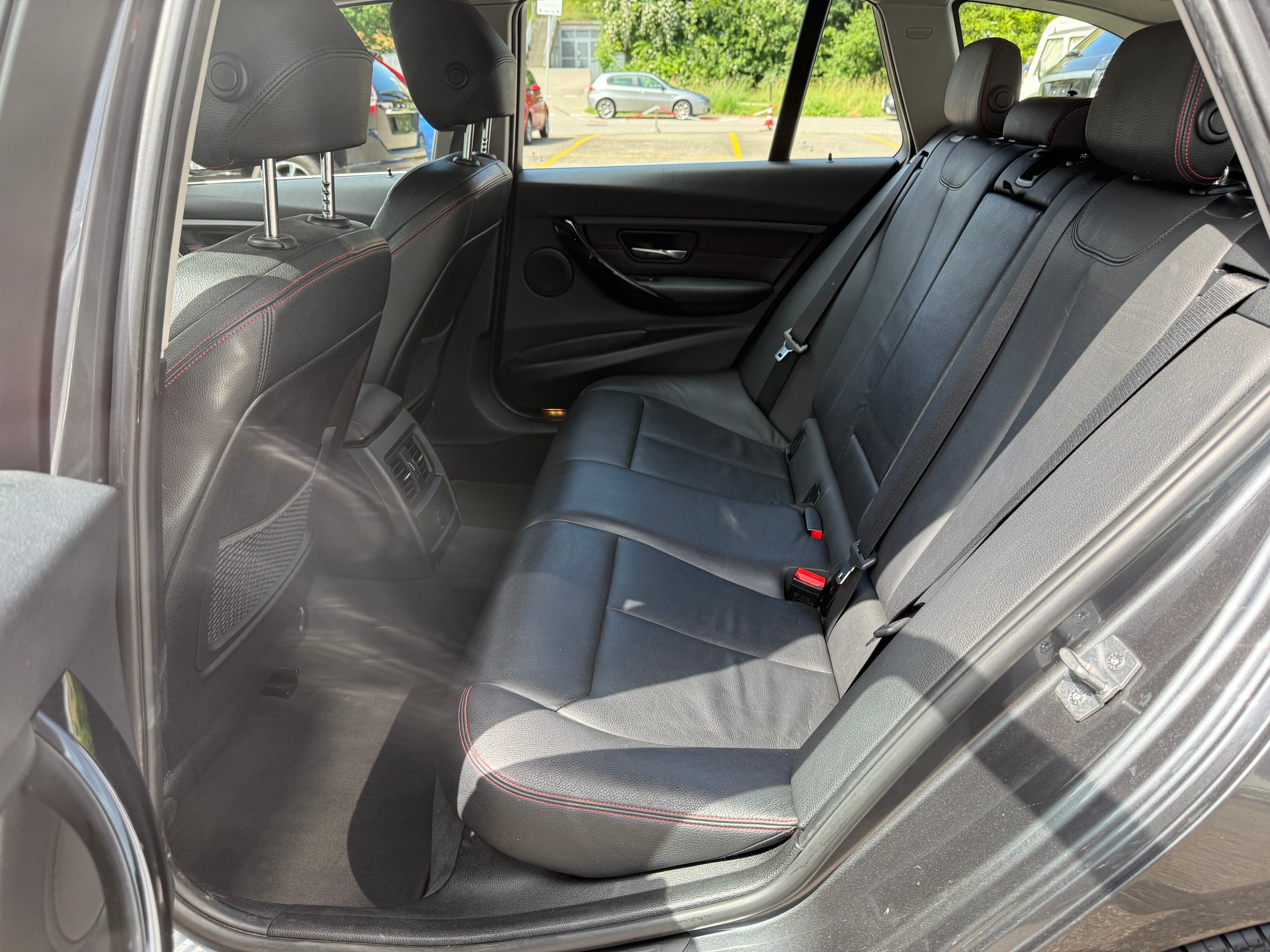 BMW 328i Touring Sport Line Steptronic-image-8