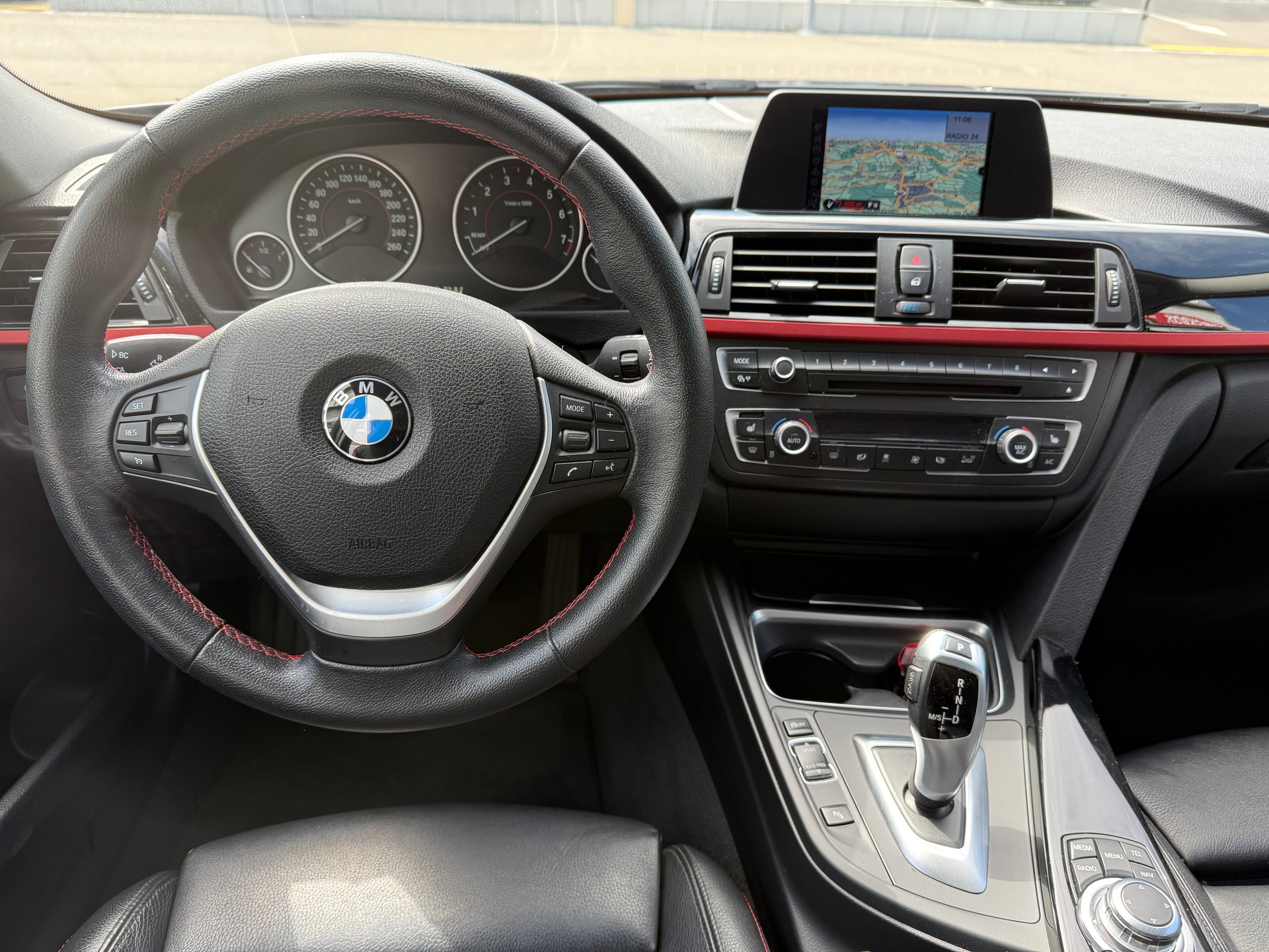 BMW 328i Touring Sport Line Steptronic-image-11