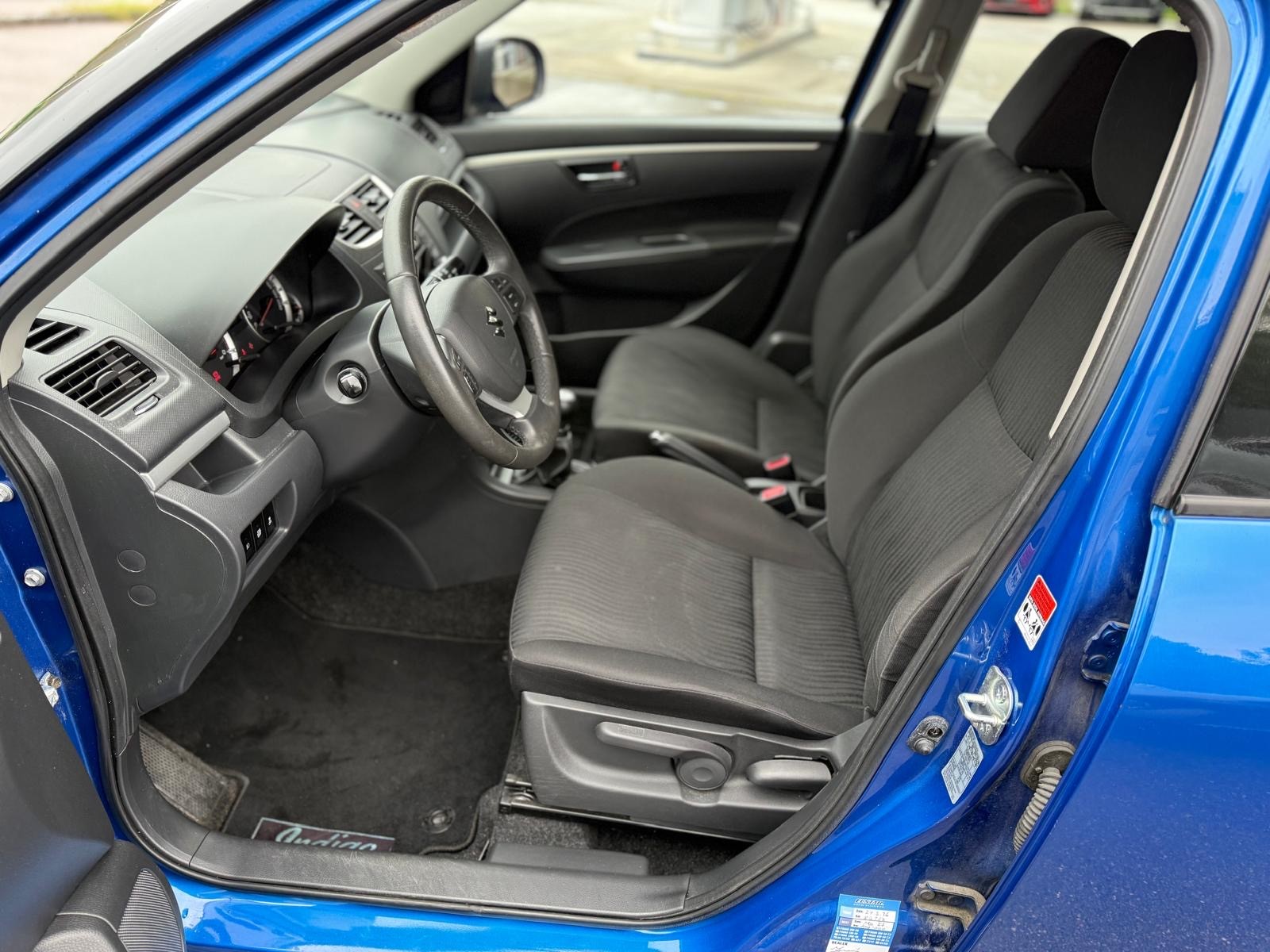 SUZUKI Swift 1.2i 16V GL Top Indigo-image-11