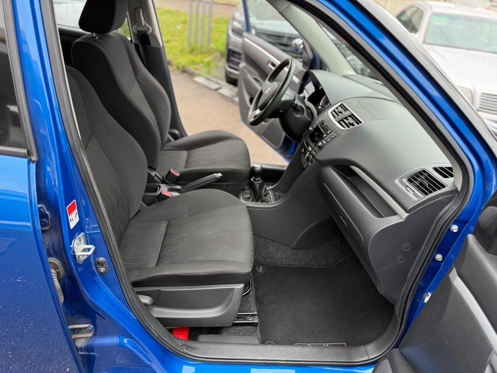 SUZUKI Swift 1.2i 16V GL Top Indigo-image-9