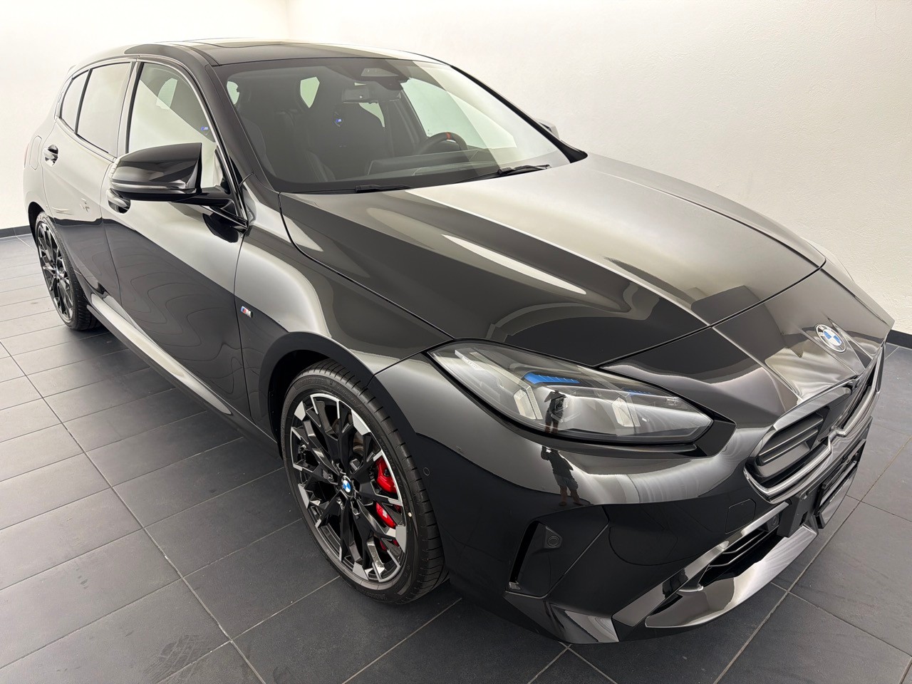 BMW M135 xDrive M Sport Pro-showroom-element-3
