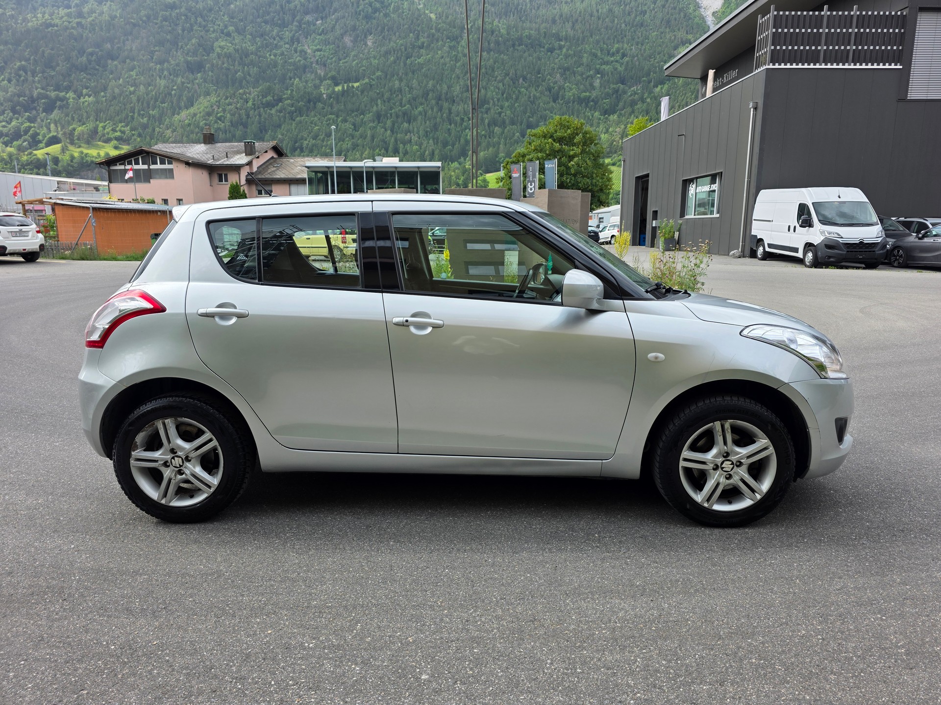 SUZUKI Swift 1.2i 16V GL Top 4x4-image-5