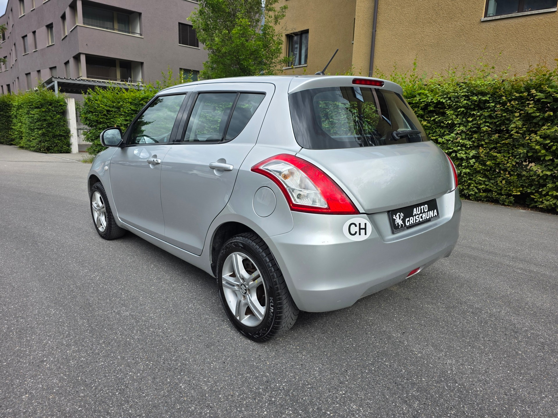 SUZUKI Swift 1.2i 16V GL Top 4x4-image-2