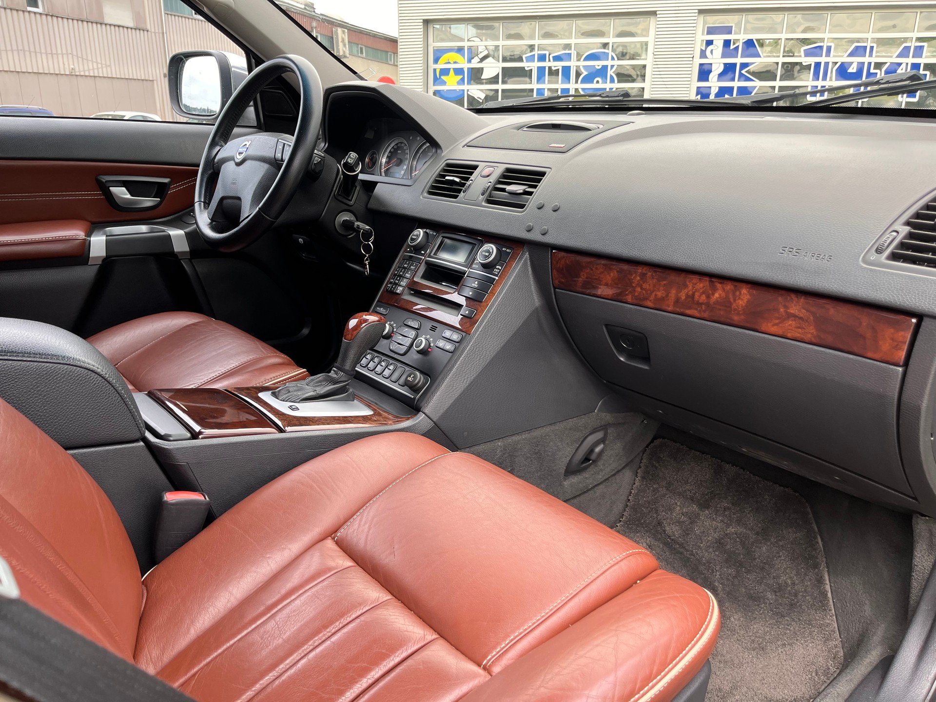 VOLVO XC90 V8 AWD Executive Geartronic * 7 PLÄTZER - AHK 2250kg - AB M.F.K 15.07.25 *-image-13