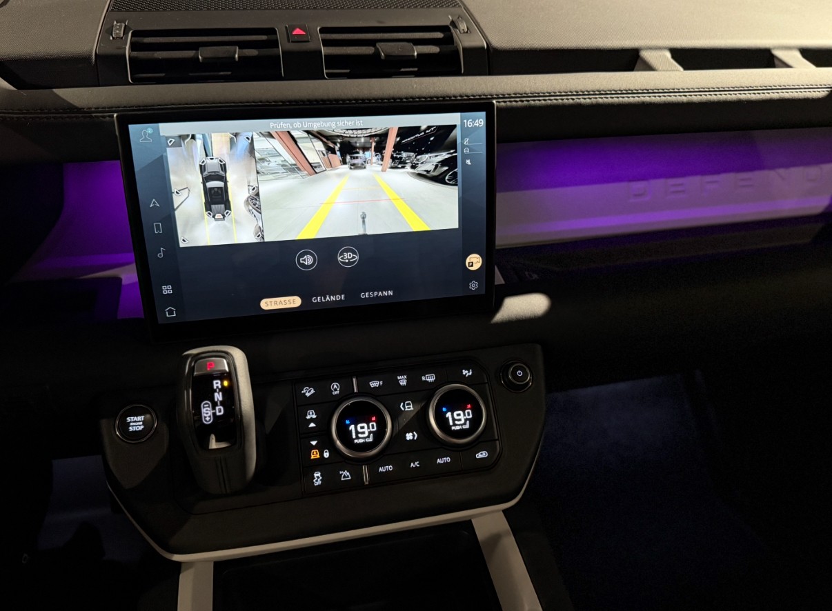 LAND ROVER Defender 110 3.0 D I6 300 SE AWD AT8-image-9