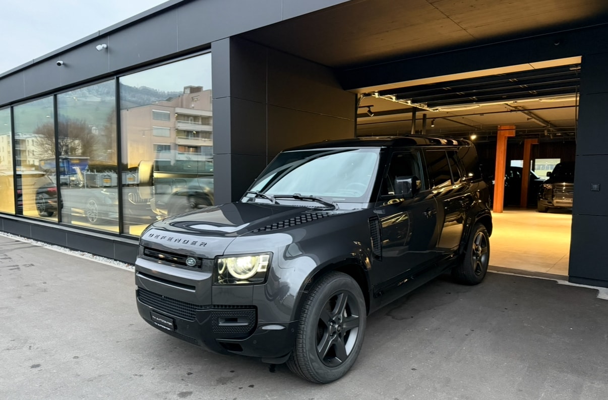 LAND ROVER Defender 110 3.0 D I6 300 SE AWD AT8