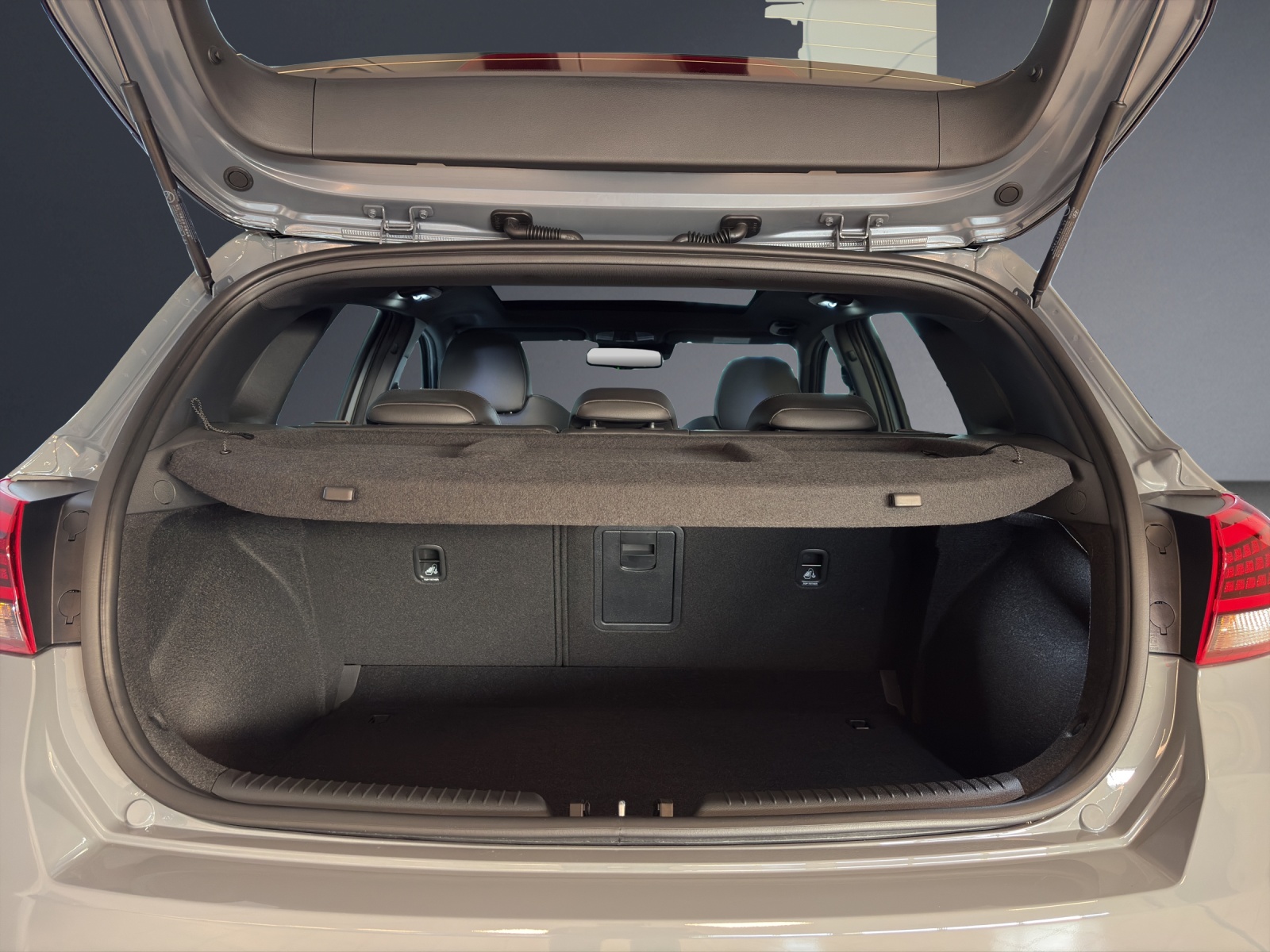 HYUNDAI i30 1.5 T-GDi N Line LUX 48V MH DCT-image-17