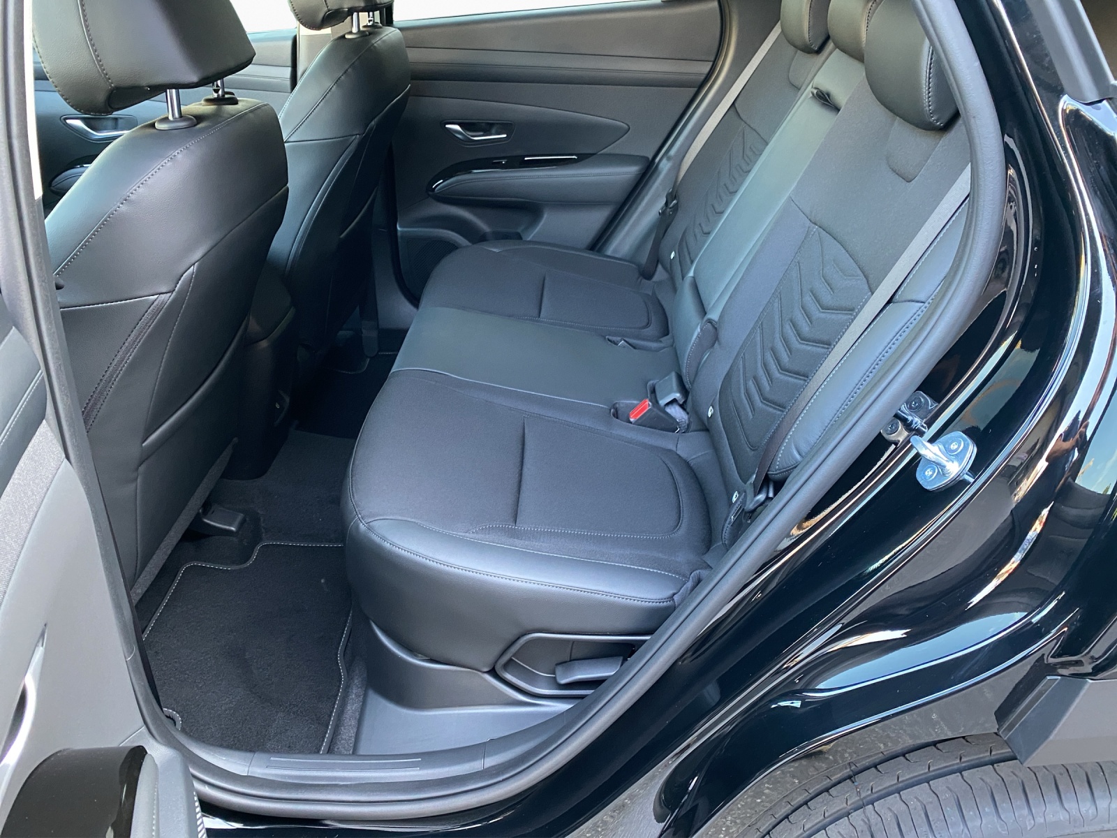 HYUNDAI Tucson 1.6 T-GDi HEV Amplia 4WD-image-10