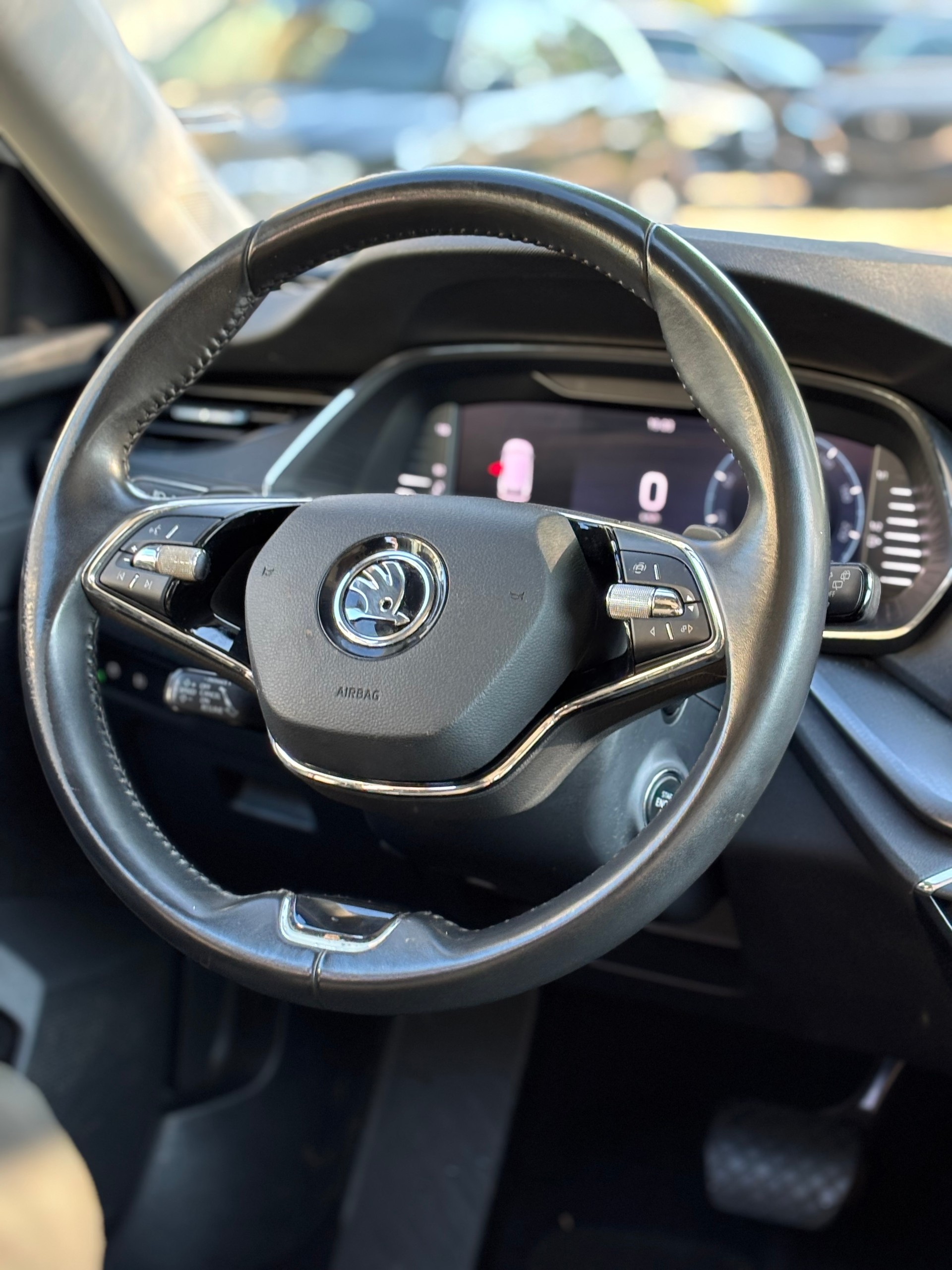 SKODA Octavia Combi 2.0 TDI DSG Ambition 4x4-image-13