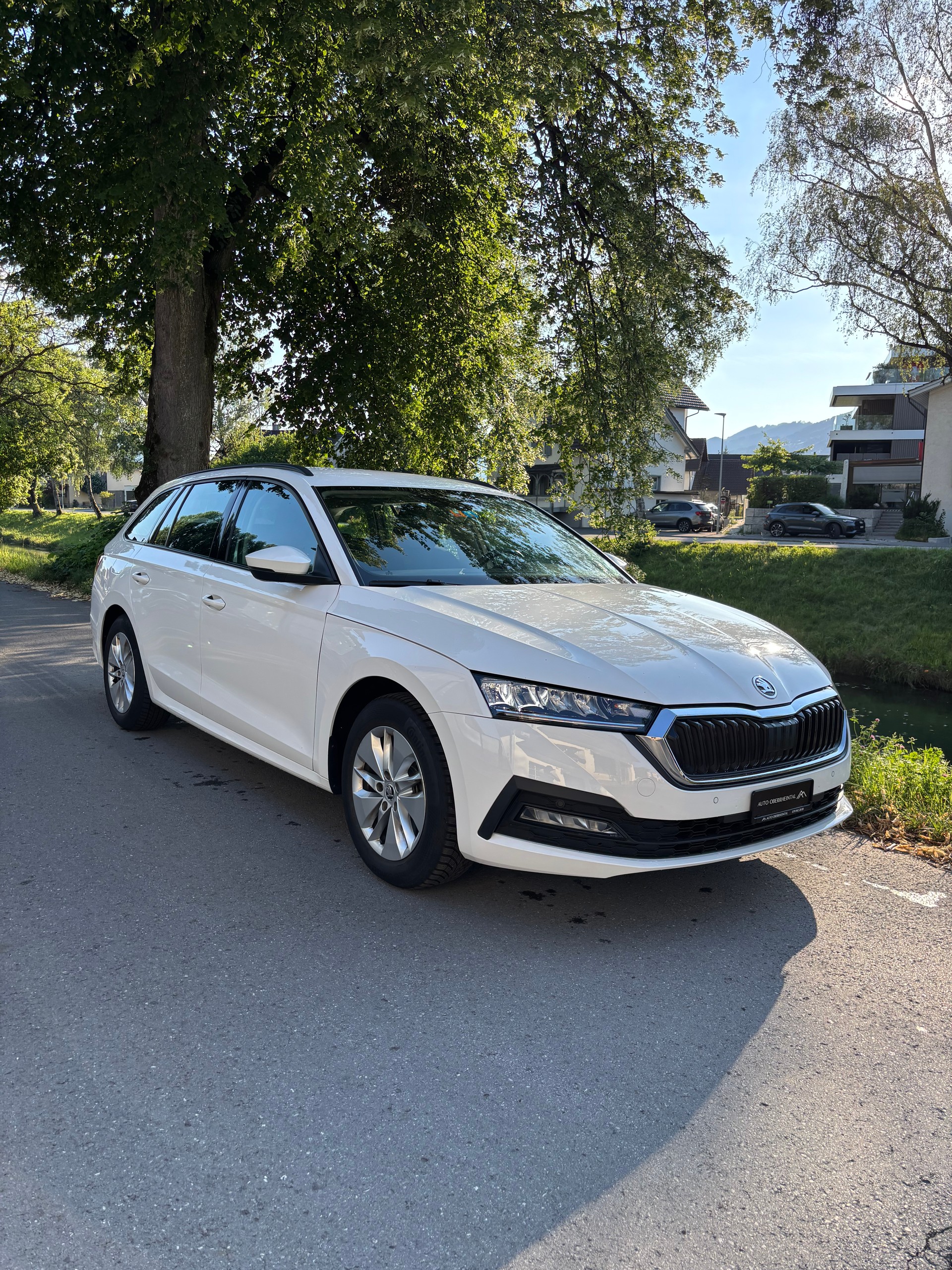 SKODA Octavia Combi 2.0 TDI DSG Ambition 4x4-image-11