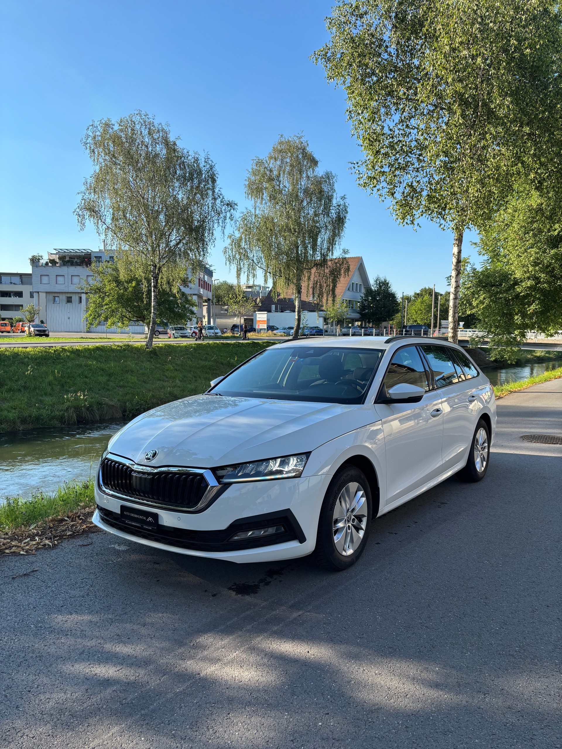 SKODA Octavia Combi 2.0 TDI DSG Ambition 4x4-image-2